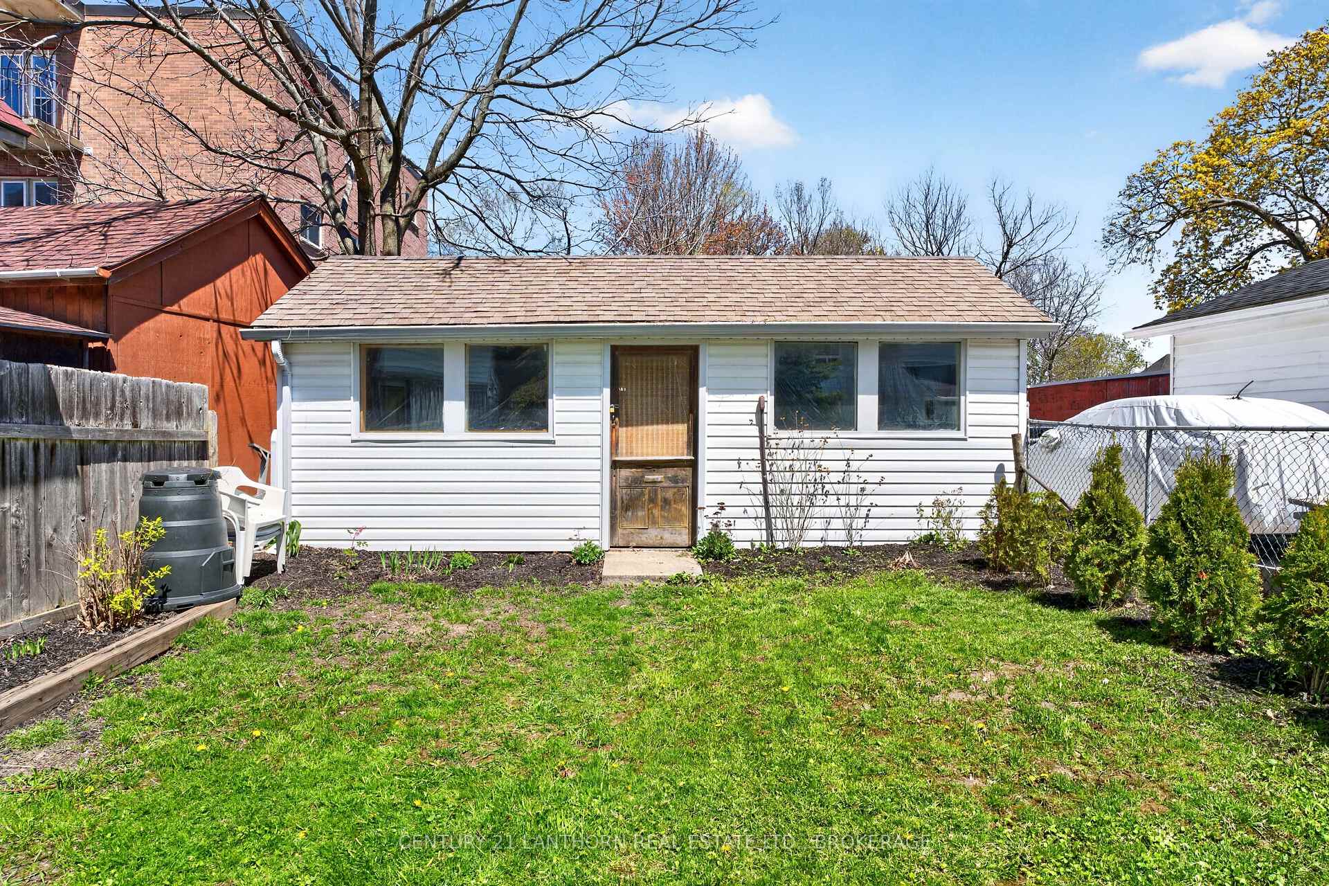 Photo 13 of 23 Jenkins Street, Kingston, East of Sir John A. Blvd — HOMEH