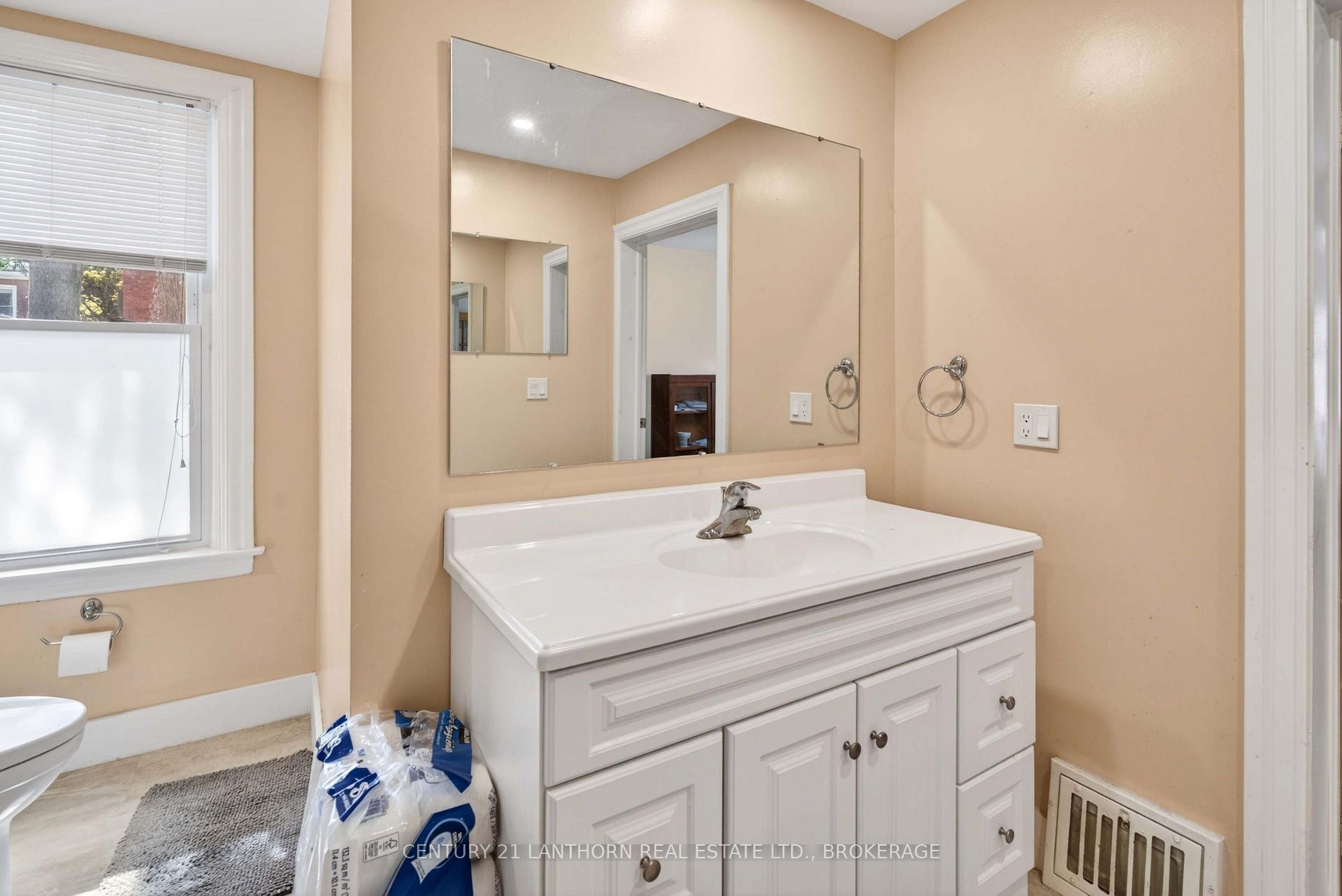 Photo 25 of 23 Jenkins Street, Kingston, East of Sir John A. Blvd — HOMEH