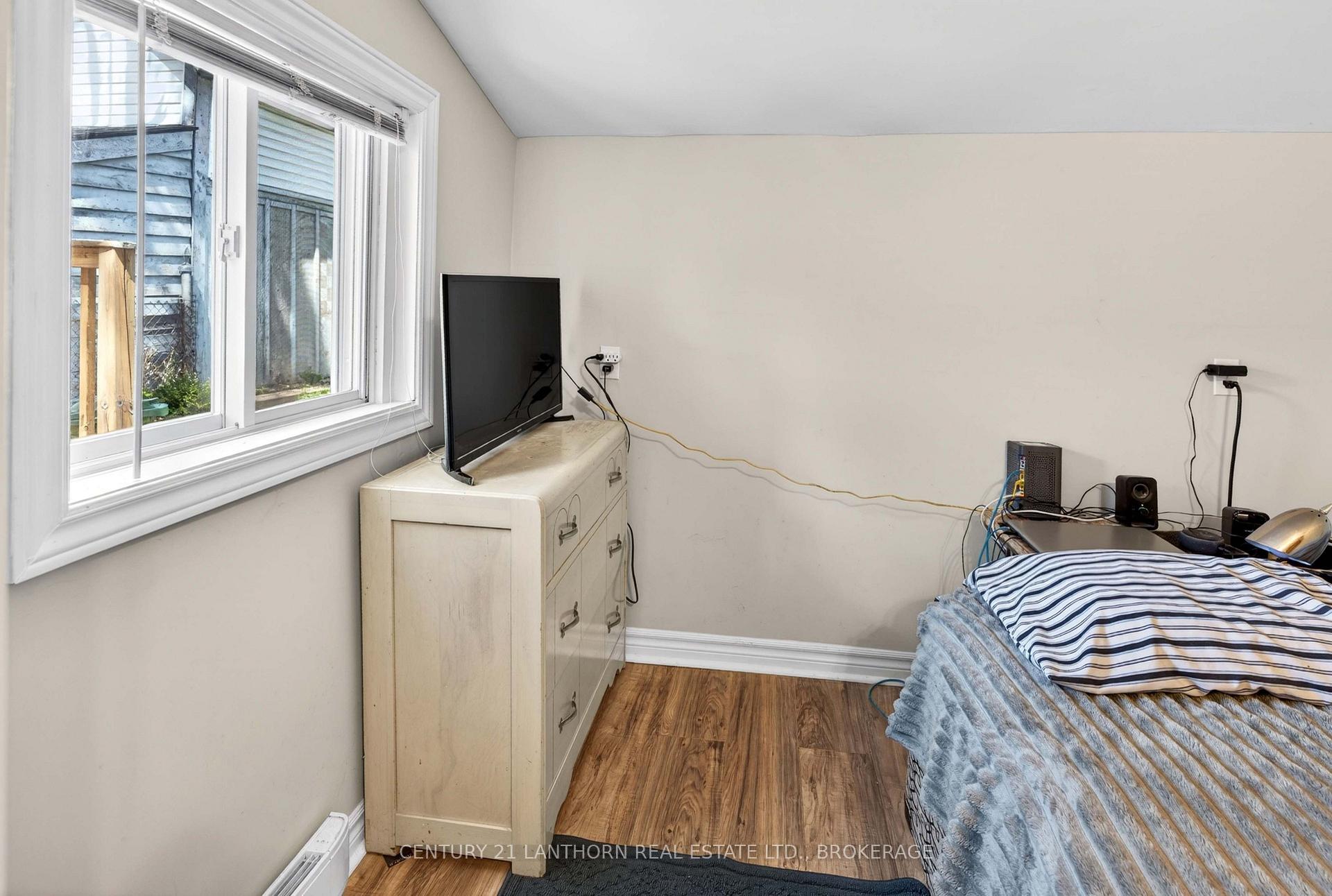 Photo 37 of 23 Jenkins Street, Kingston, East of Sir John A. Blvd — HOMEH