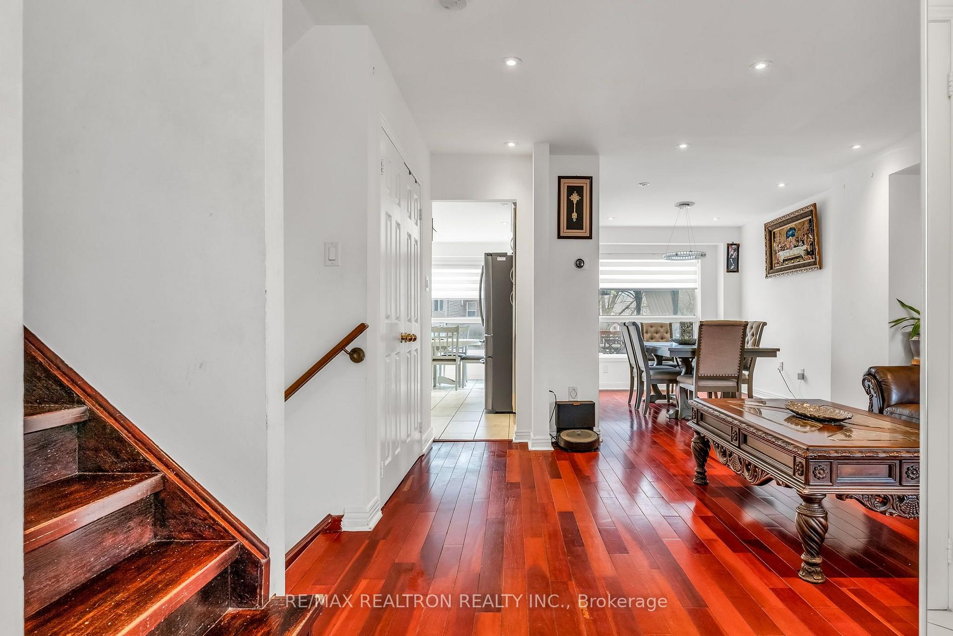Photo 5 of 89 Beaconsfield Avenue, Brampton, Fletcher's West — HOMEH