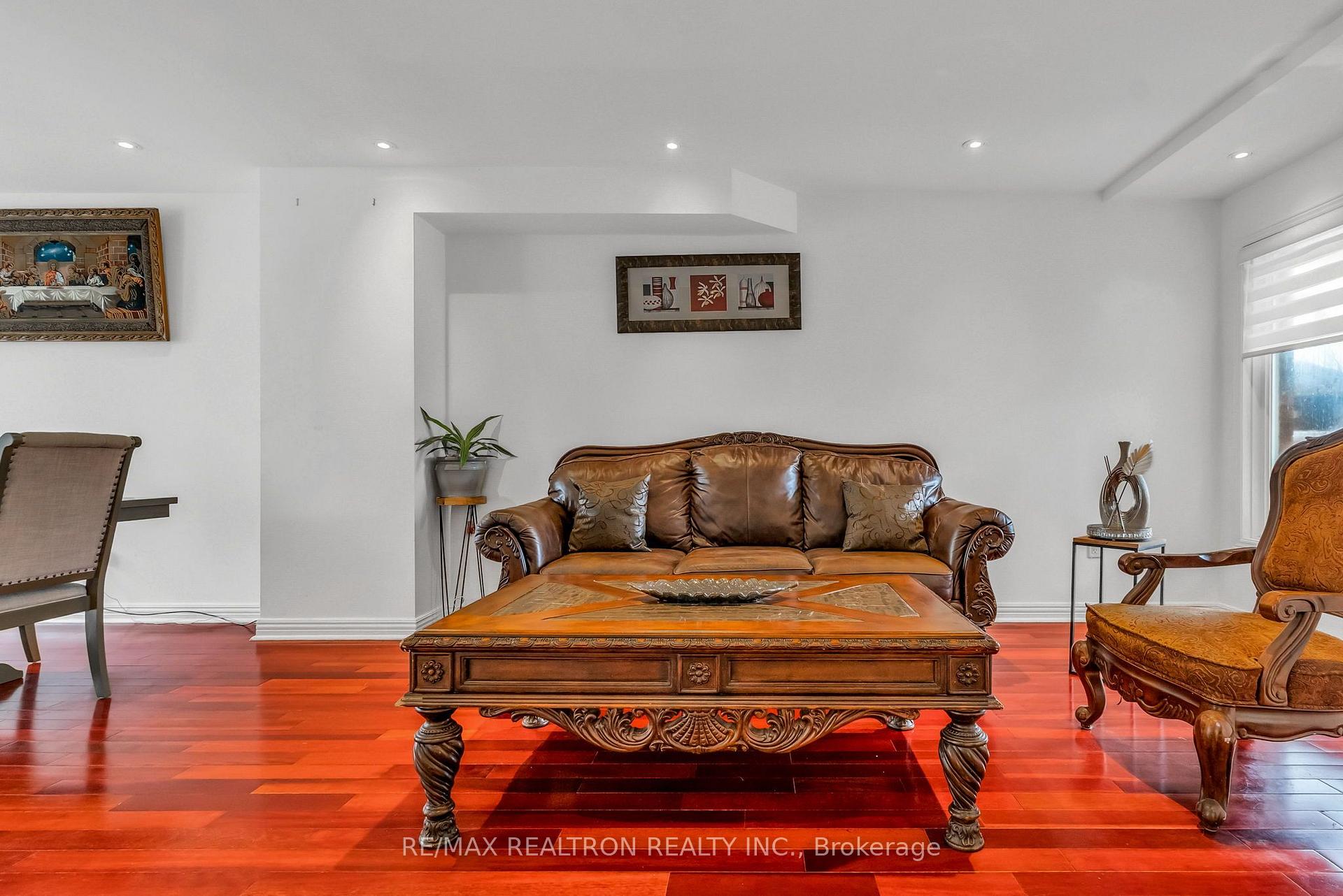 Photo 6 of 89 Beaconsfield Avenue, Brampton, Fletcher's West — HOMEH