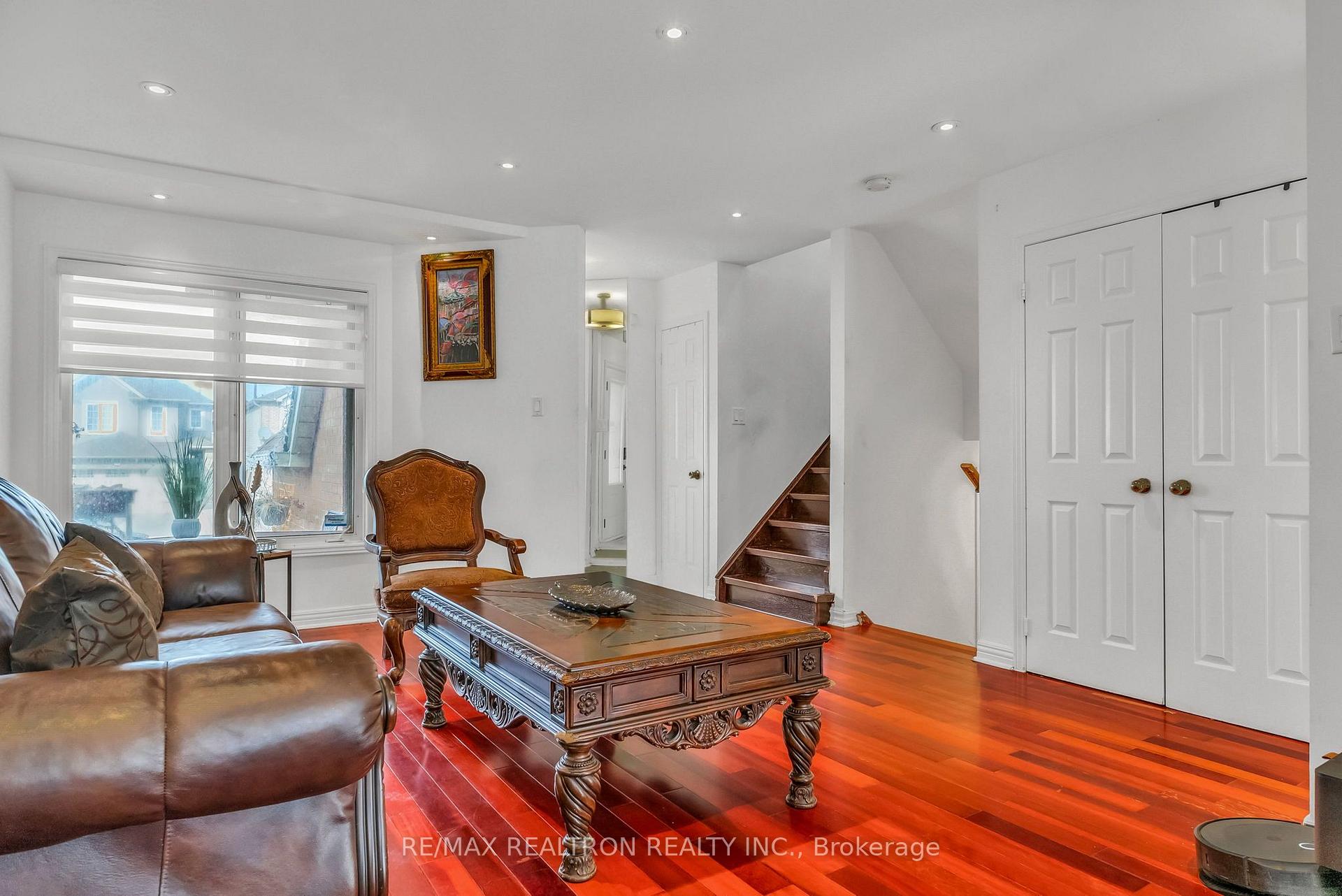 Photo 8 of 89 Beaconsfield Avenue, Brampton, Fletcher's West — HOMEH