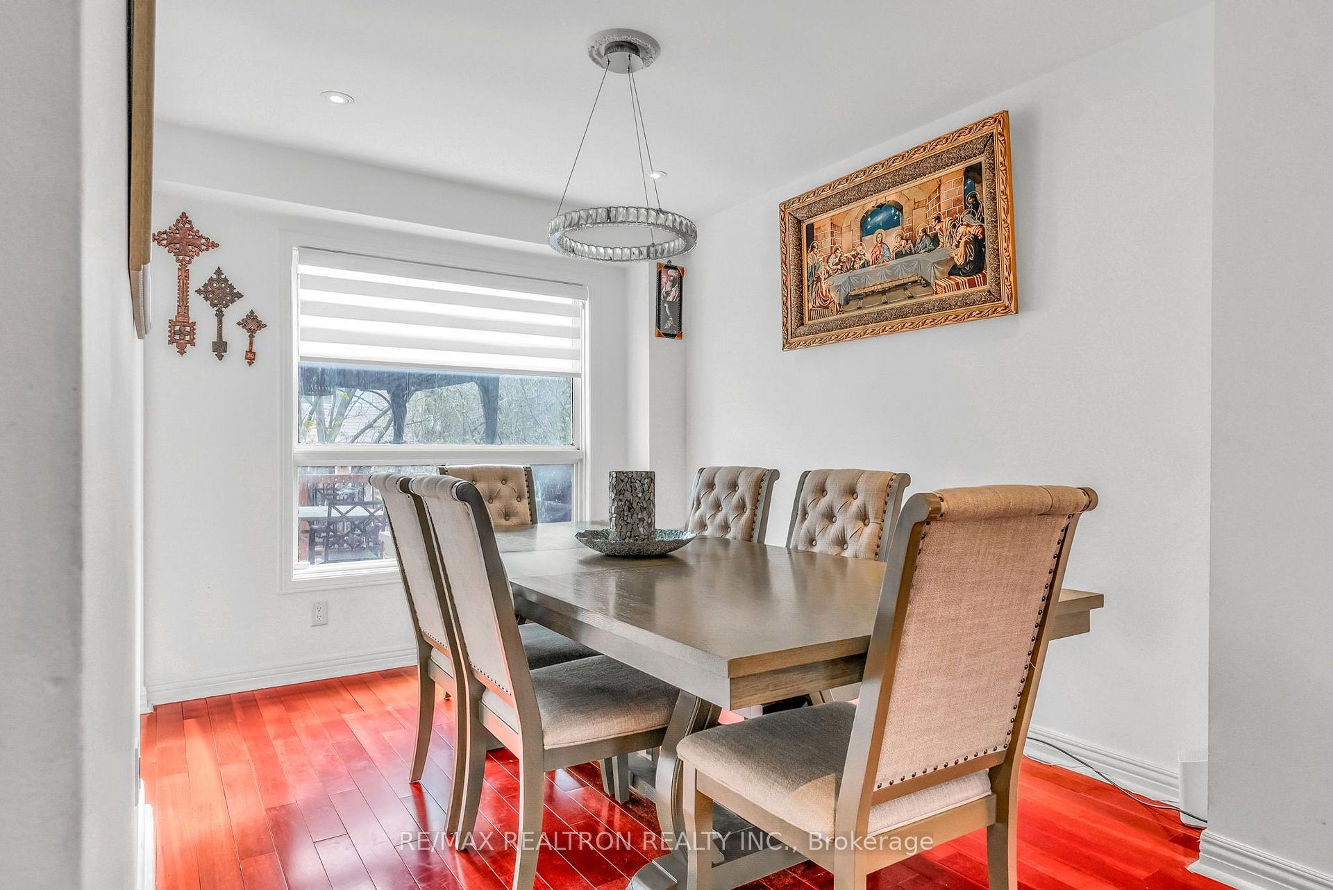Photo 10 of 89 Beaconsfield Avenue, Brampton, Fletcher's West — HOMEH