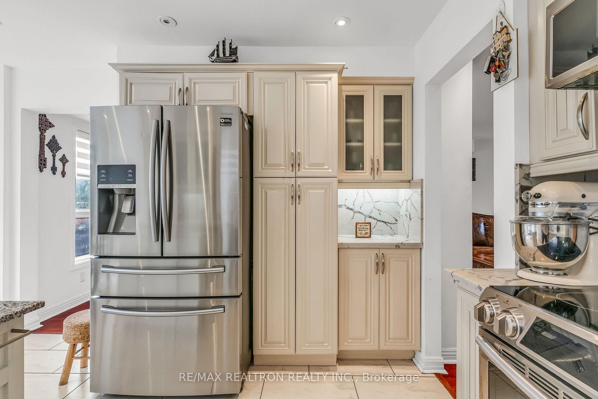 Photo 14 of 89 Beaconsfield Avenue, Brampton, Fletcher's West — HOMEH