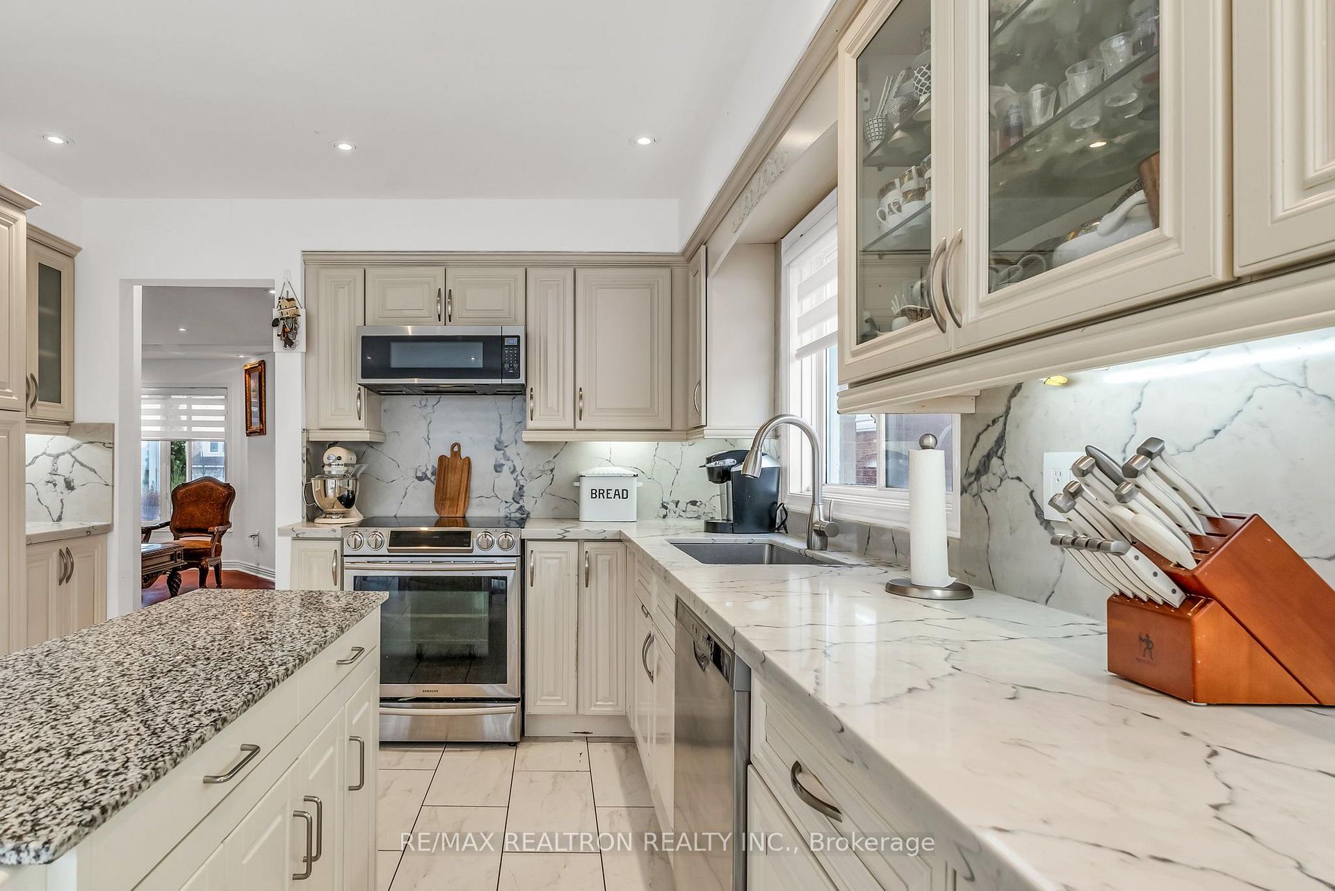Photo 15 of 89 Beaconsfield Avenue, Brampton, Fletcher's West — HOMEH
