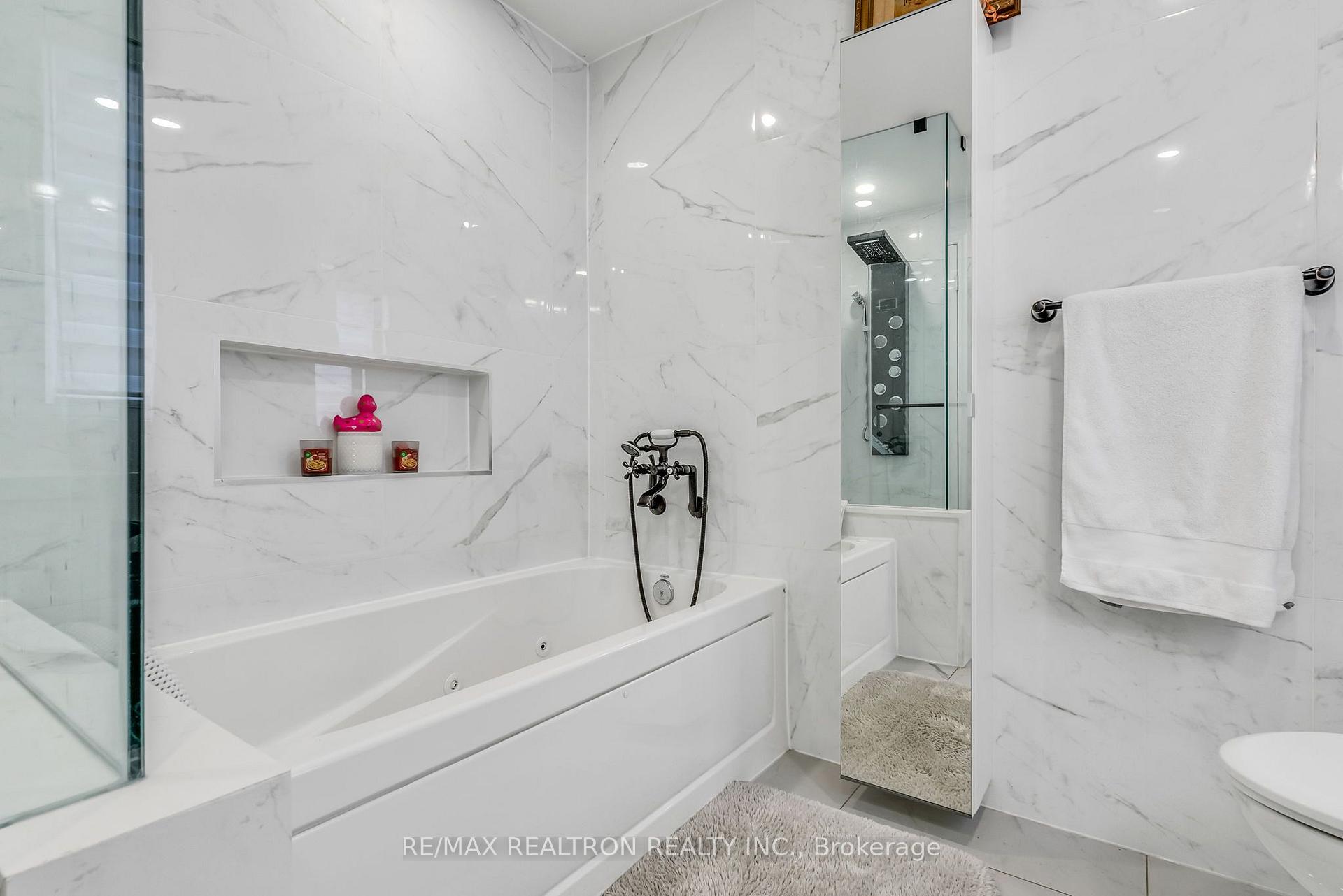 Photo 33 of 89 Beaconsfield Avenue, Brampton, Fletcher's West — HOMEH