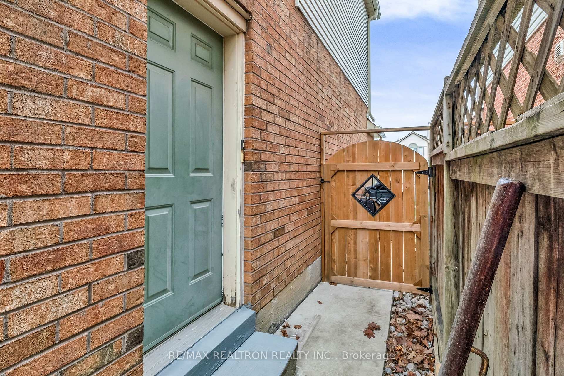 Photo 43 of 89 Beaconsfield Avenue, Brampton, Fletcher's West — HOMEH