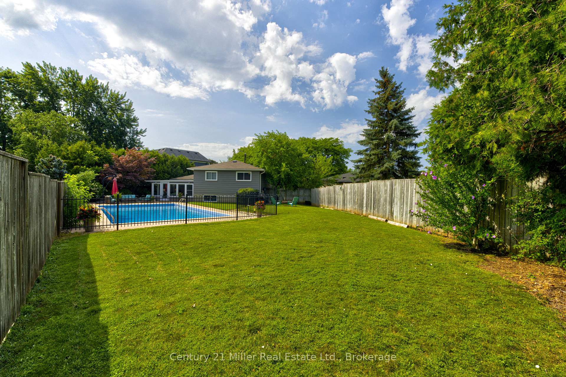 Front of 2225 Wyandotte Drive