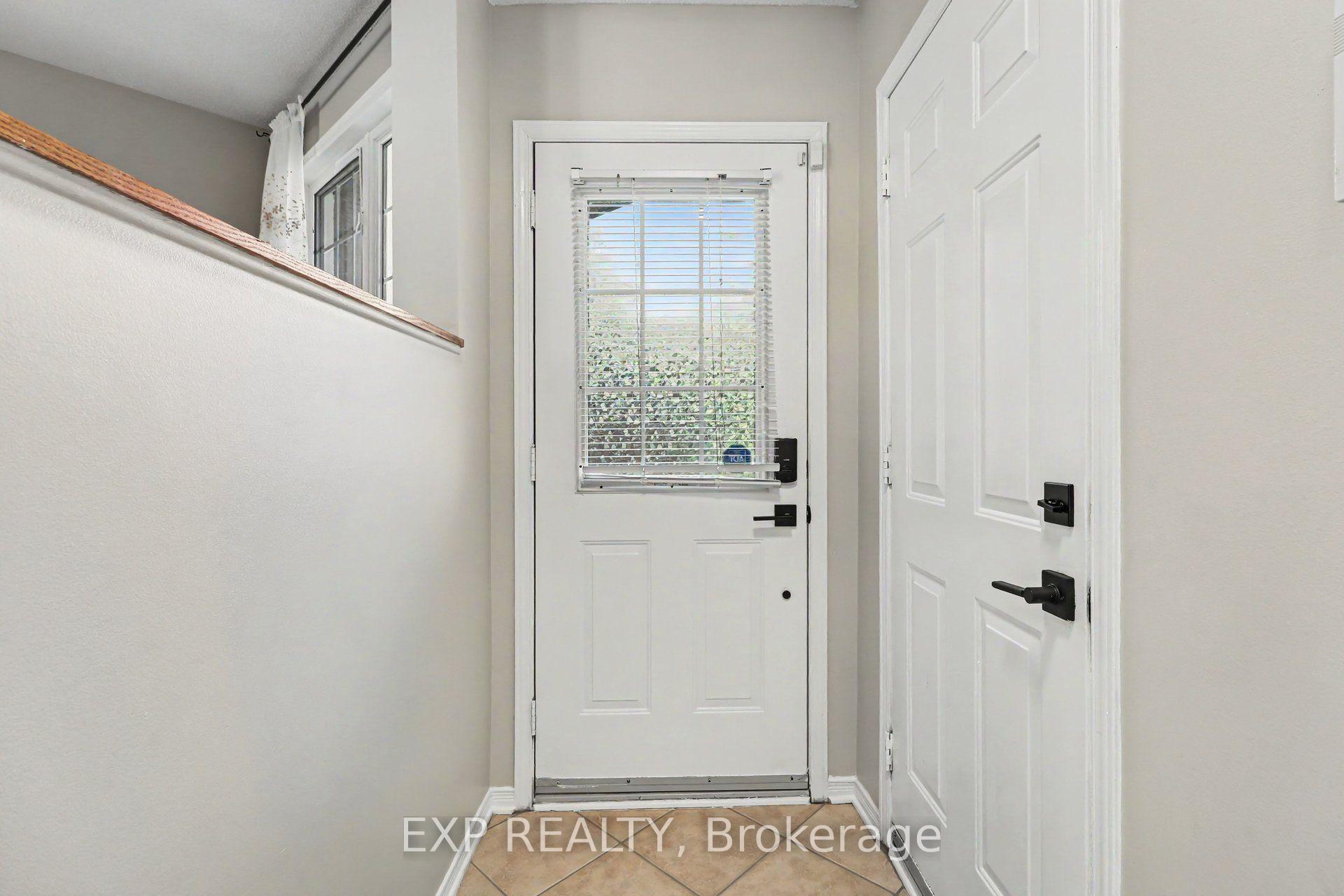 Photo 3 of 203 Duntroon Circle, Ottawa, Hunt Club Park/Greenboro — HOMEH