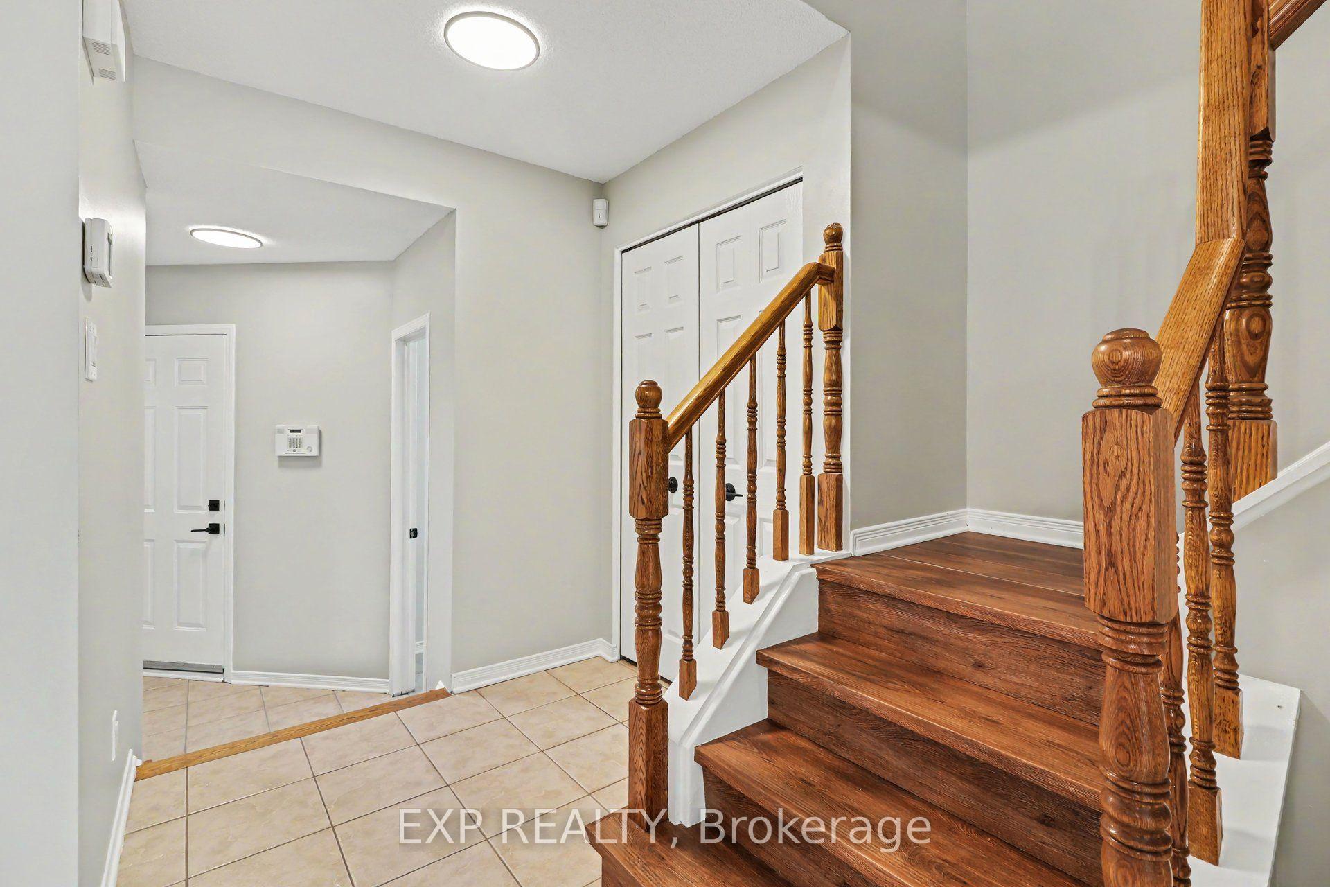 Photo 4 of 203 Duntroon Circle, Ottawa, Hunt Club Park/Greenboro — HOMEH