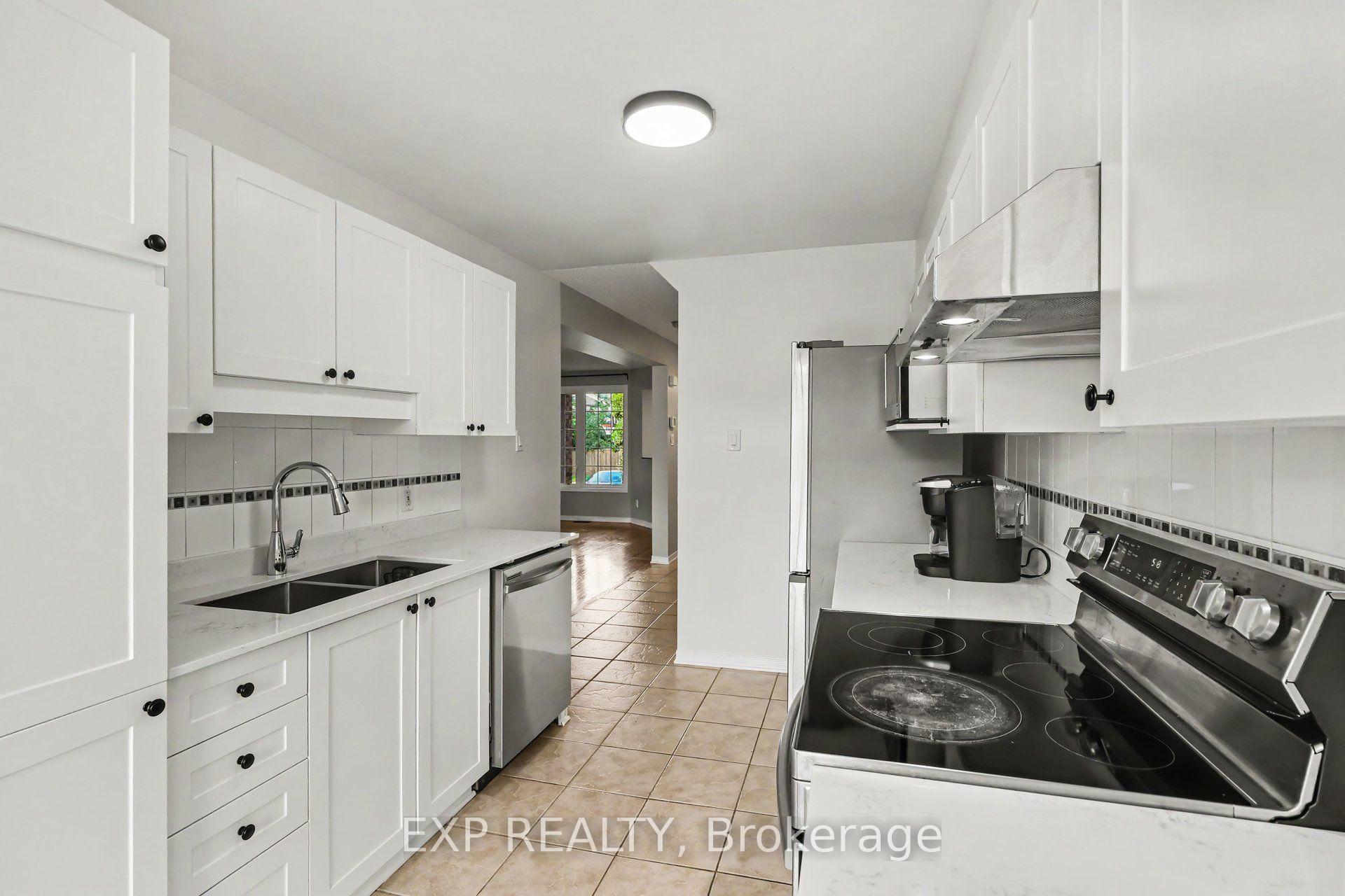 Photo 9 of 203 Duntroon Circle, Ottawa, Hunt Club Park/Greenboro — HOMEH