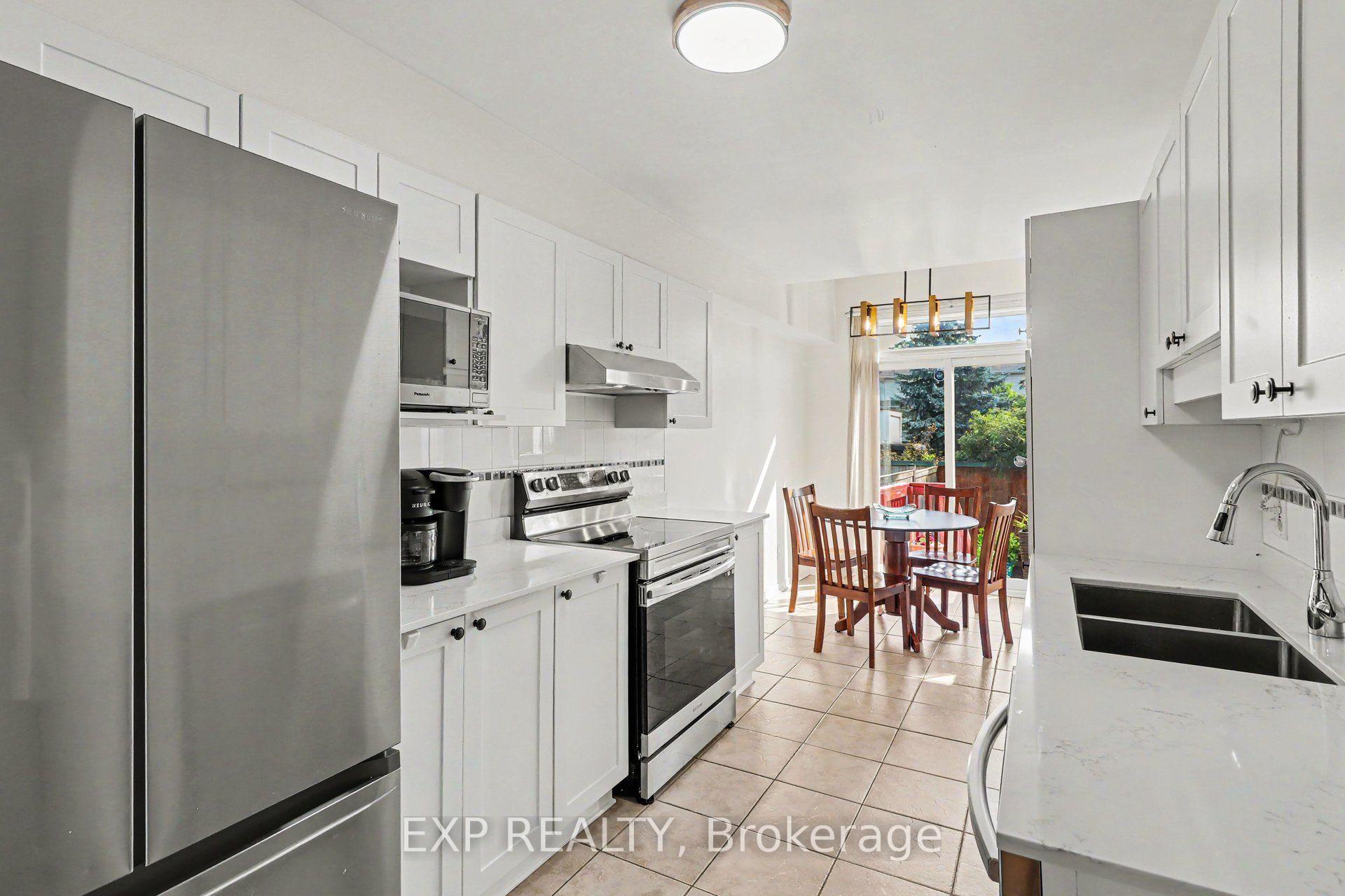 Photo 10 of 203 Duntroon Circle, Ottawa, Hunt Club Park/Greenboro — HOMEH