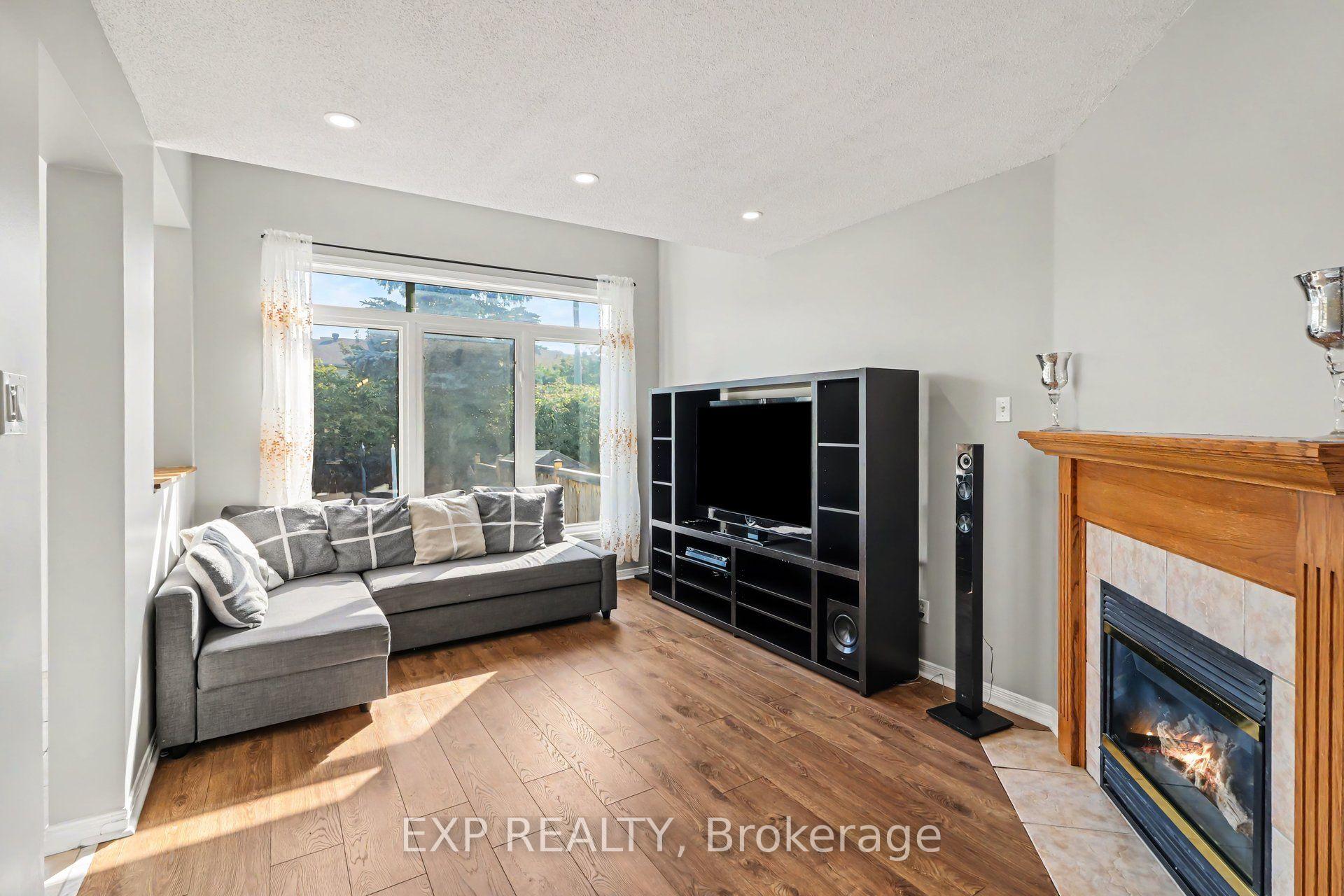 Photo 14 of 203 Duntroon Circle, Ottawa, Hunt Club Park/Greenboro — HOMEH
