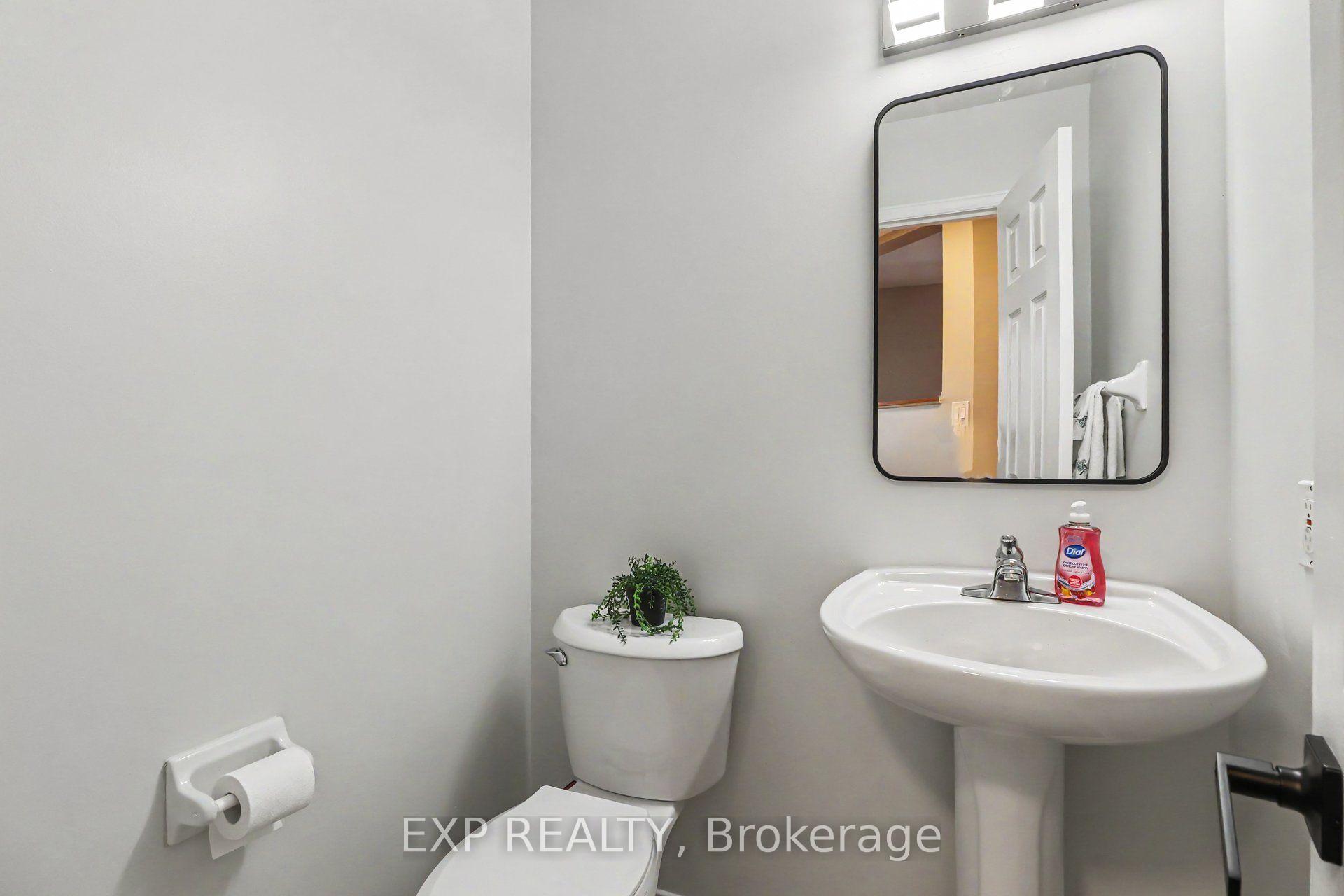Photo 17 of 203 Duntroon Circle, Ottawa, Hunt Club Park/Greenboro — HOMEH