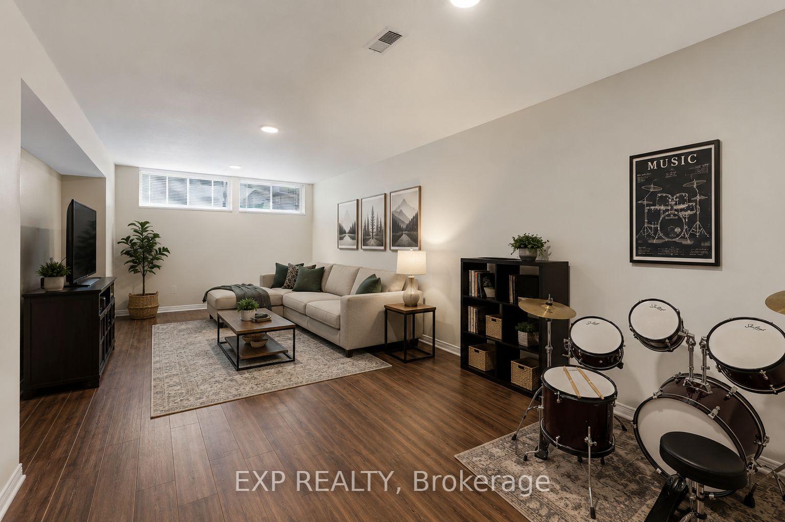 Photo 32 of 203 Duntroon Circle, Ottawa, Hunt Club Park/Greenboro — HOMEH