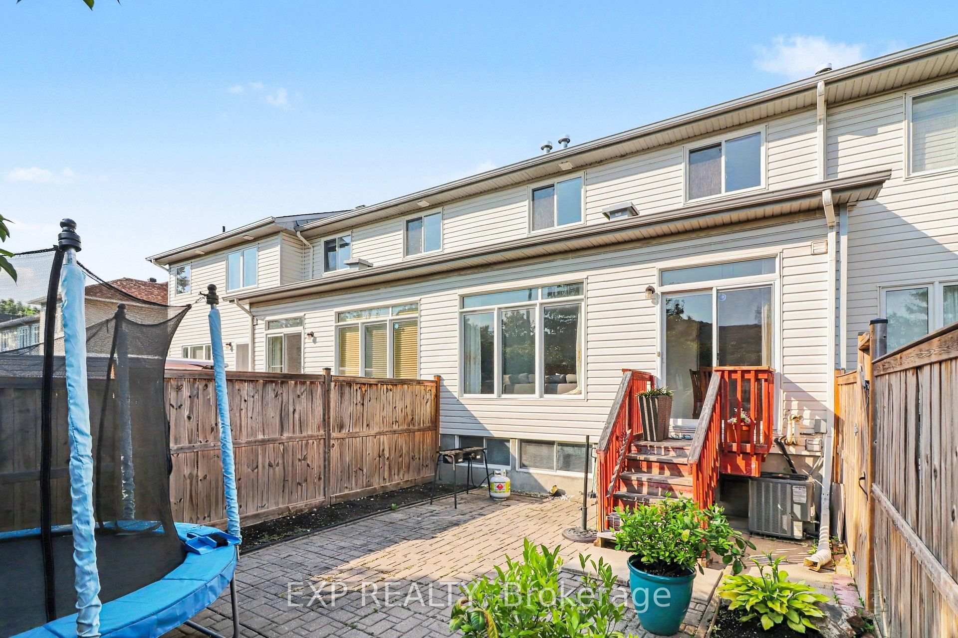 Photo 35 of 203 Duntroon Circle, Ottawa, Hunt Club Park/Greenboro — HOMEH