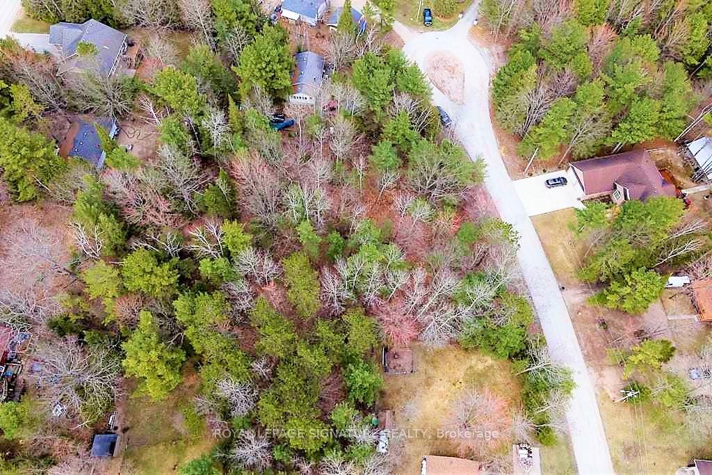 Photo 11 of 4 Nida Crescent, Wasaga Beach — HOMEH