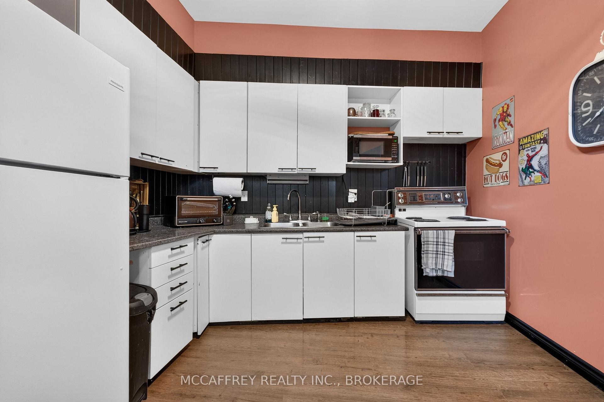 Photo 11 of 52 Moira Street W, Belleville, Belleville Ward — HOMEH