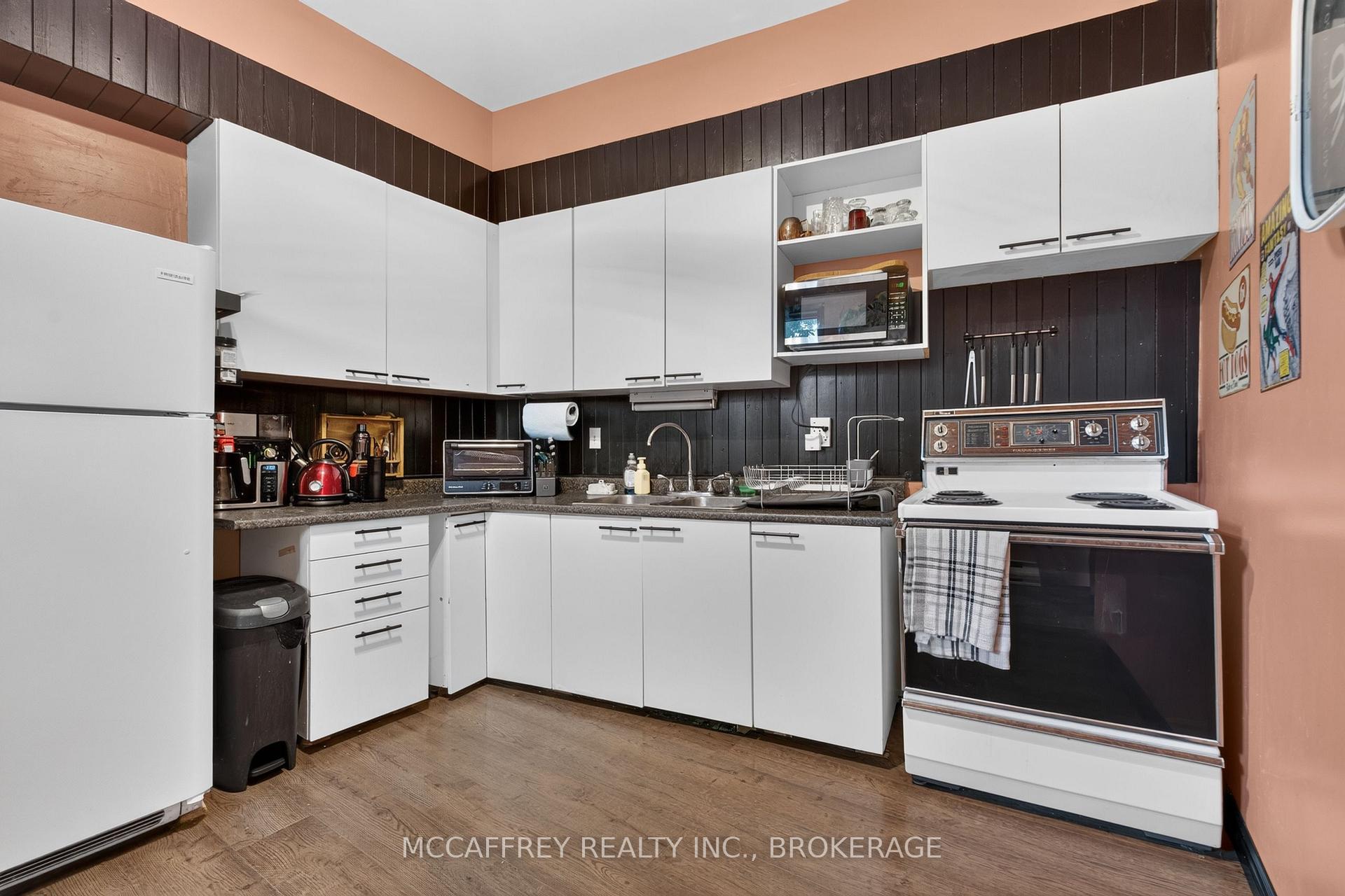 Photo 13 of 52 Moira Street W, Belleville, Belleville Ward — HOMEH