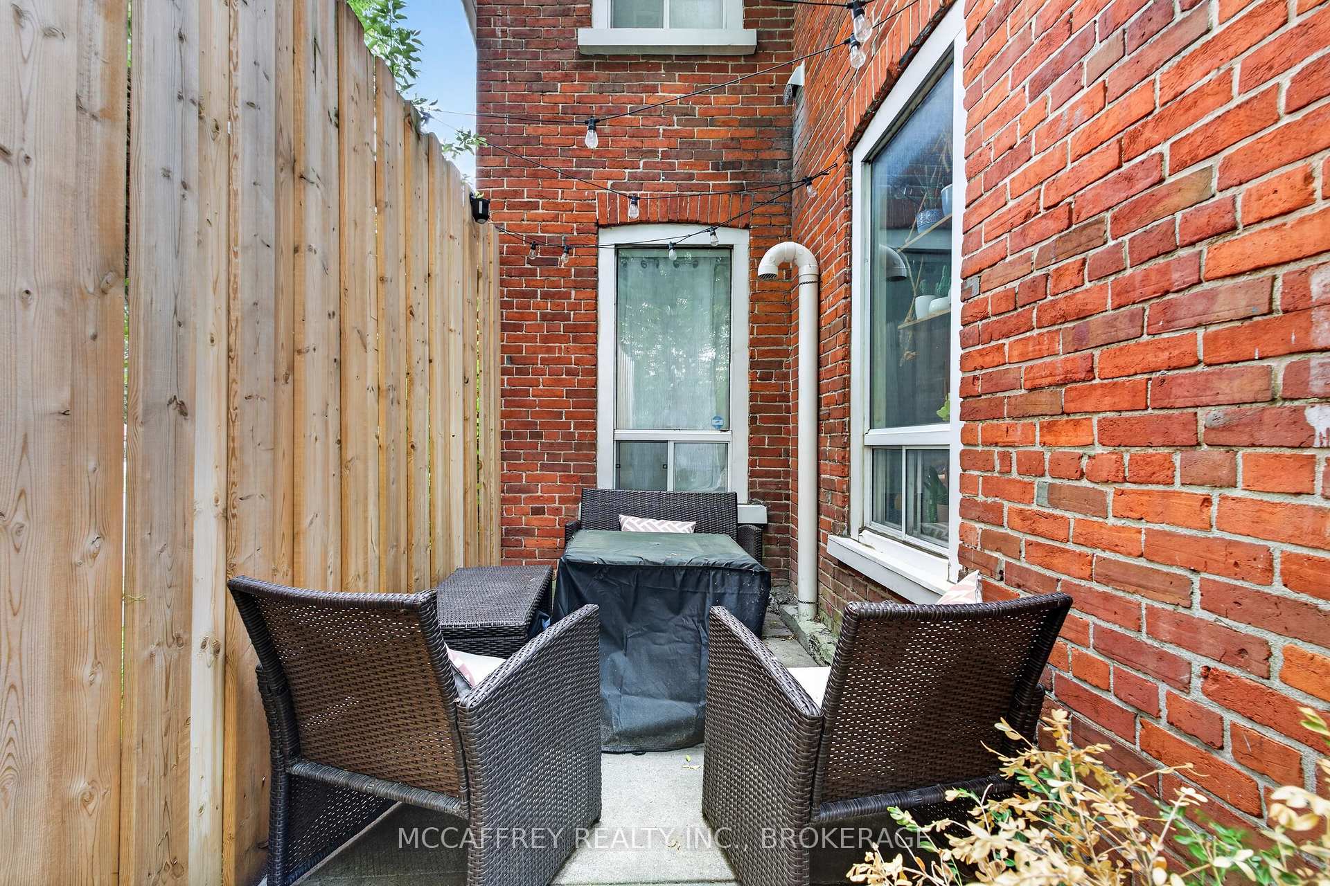 Photo 23 of 52 Moira Street W, Belleville, Belleville Ward — HOMEH