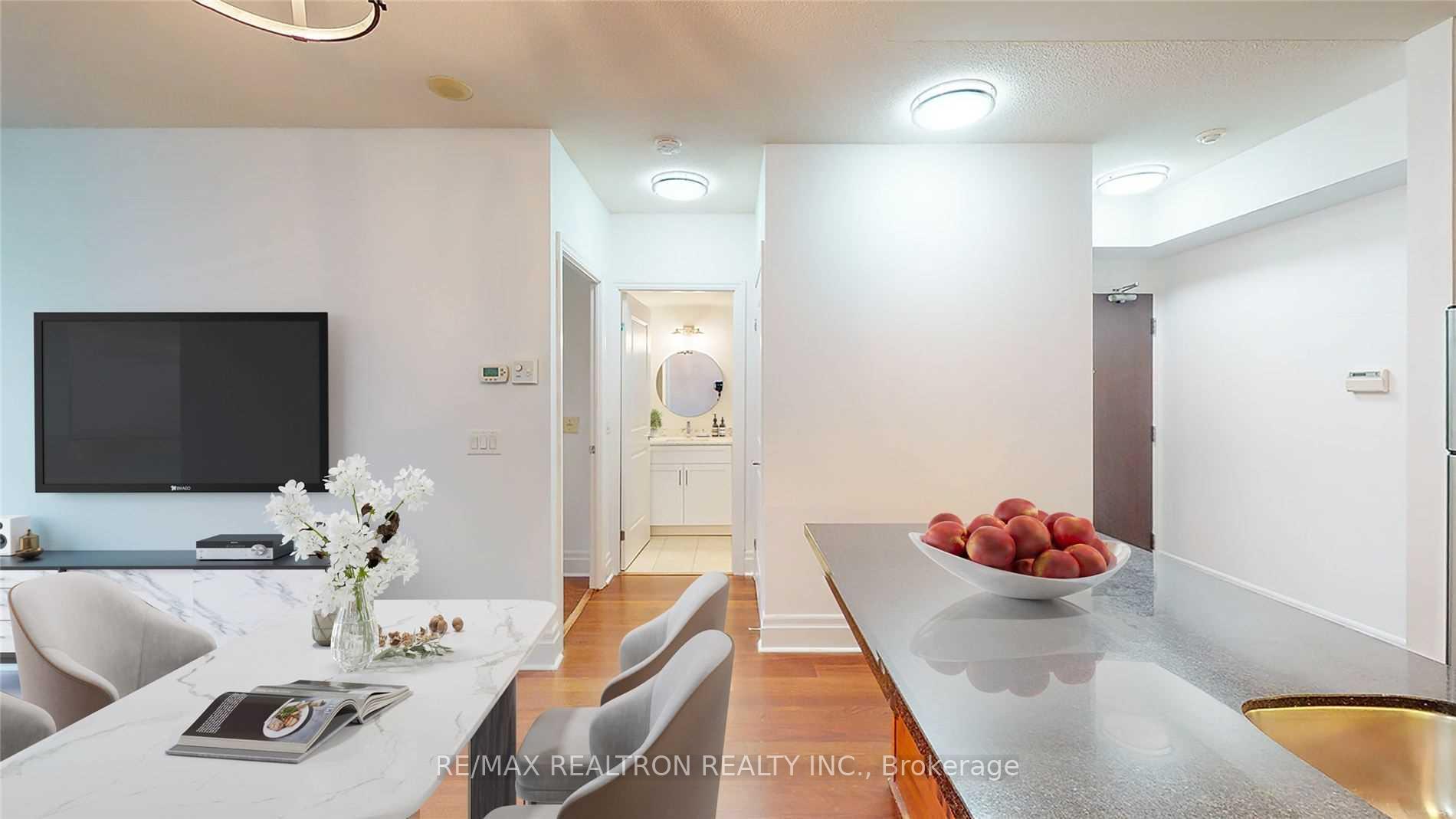 Photo 14 of Unit 701, 111 Upper Duke Crescent, Markham, Unionville — HOMEH