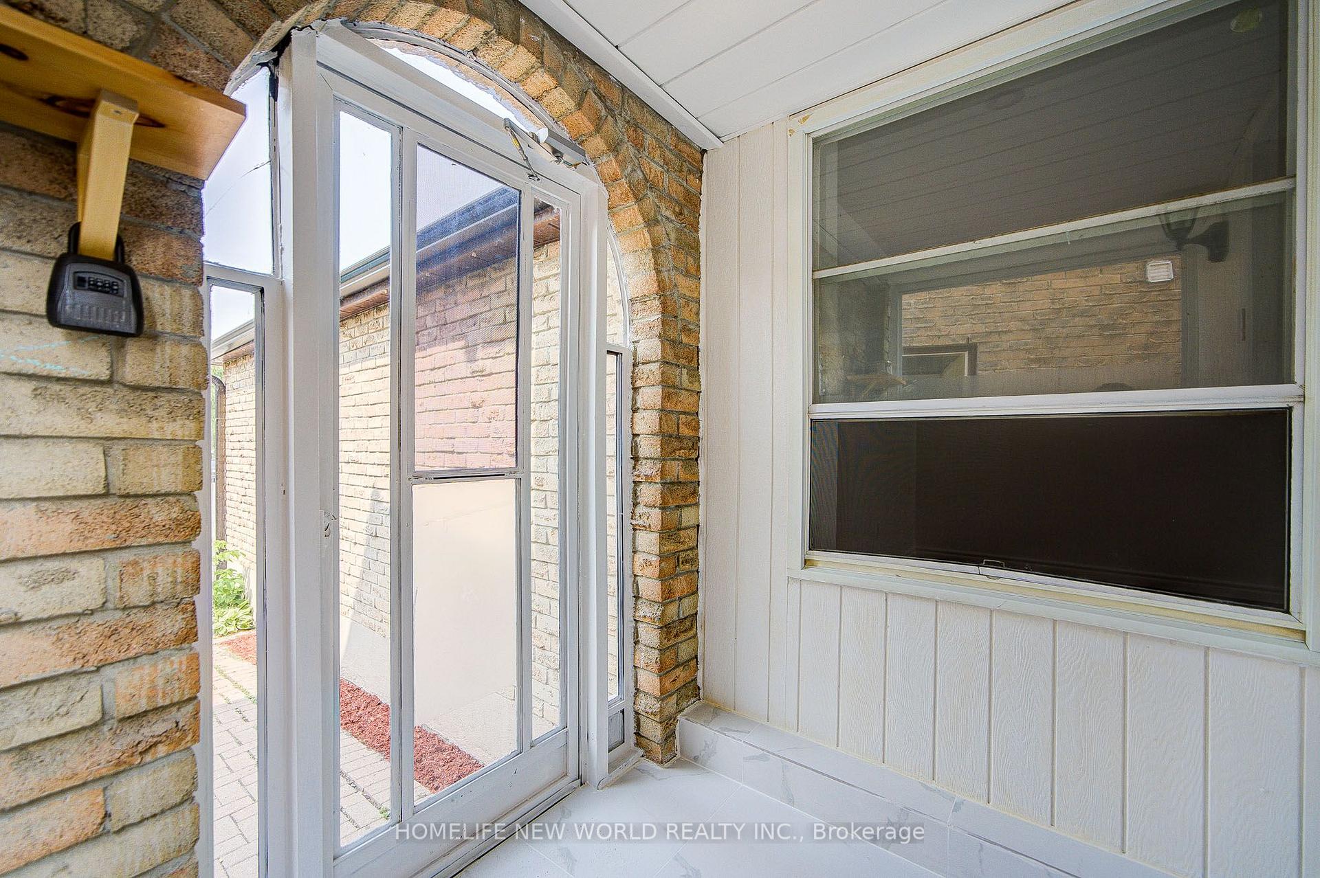 Photo 7 of 94 Hord Crescent, Vaughan, Lakeview Estates — HOMEH