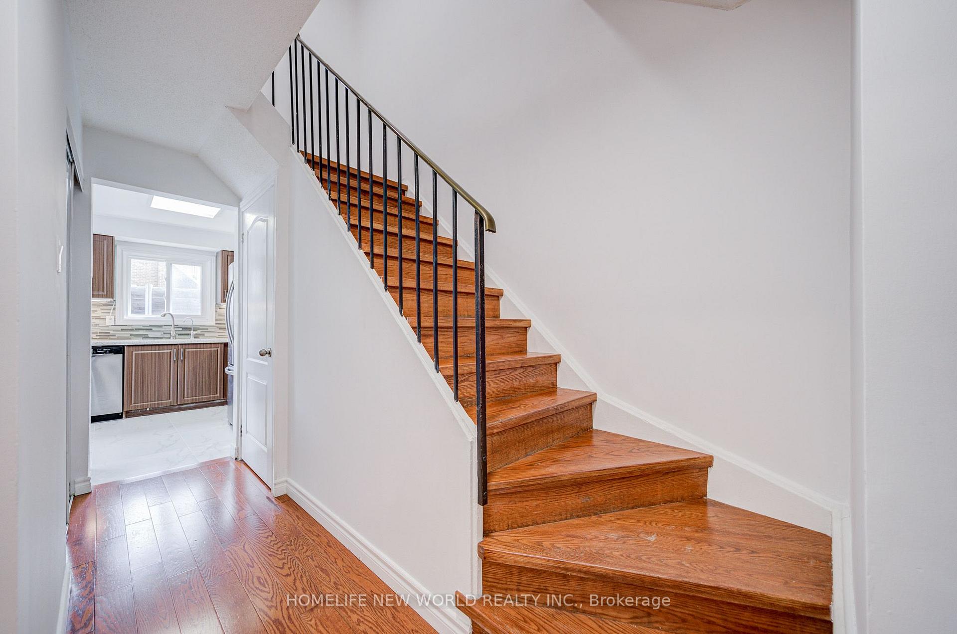 Photo 12 of 94 Hord Crescent, Vaughan, Lakeview Estates — HOMEH
