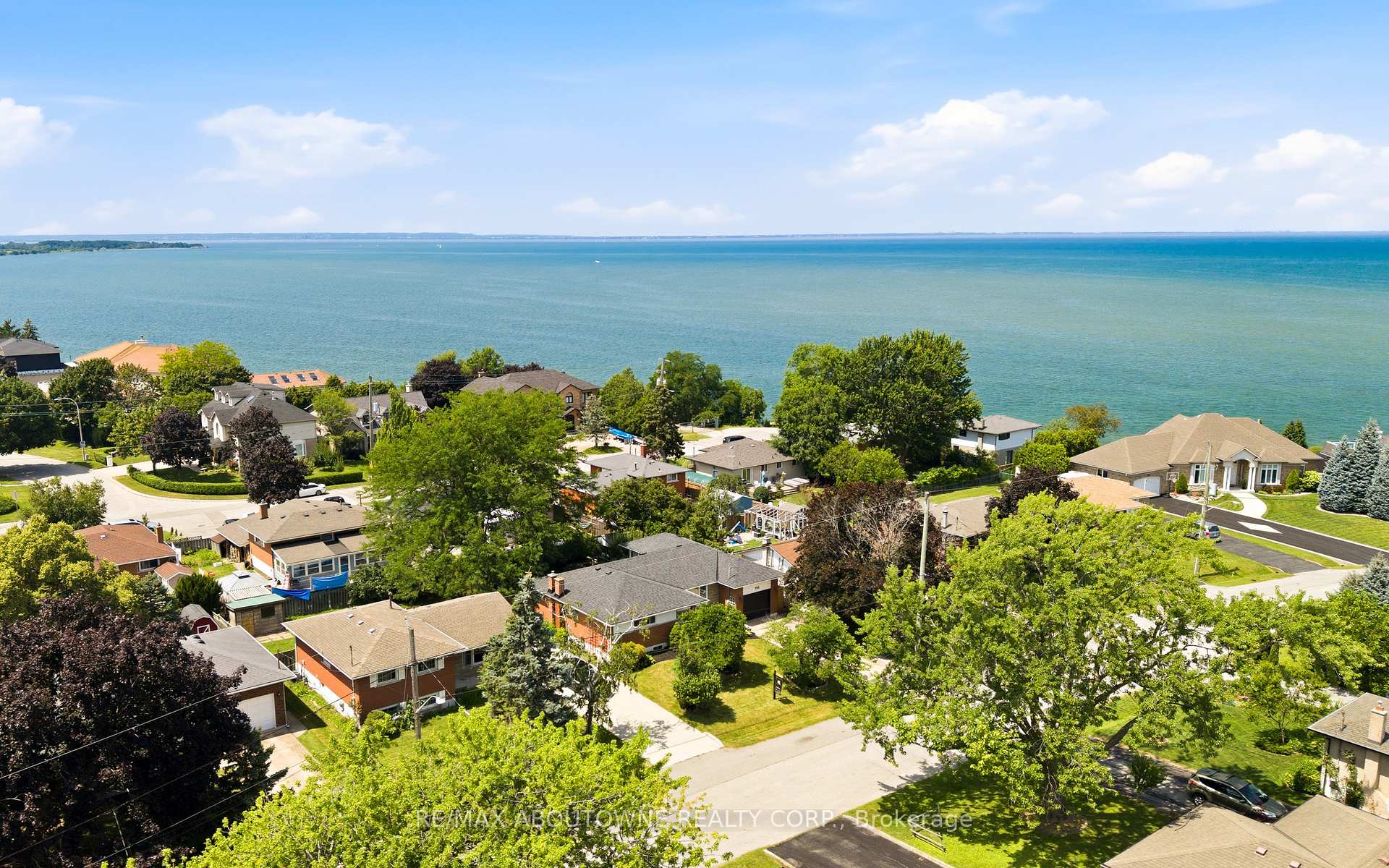 Photo 2 of 154 Lakeside Drive, Grimsby, Grimsby Beach — HOMEH