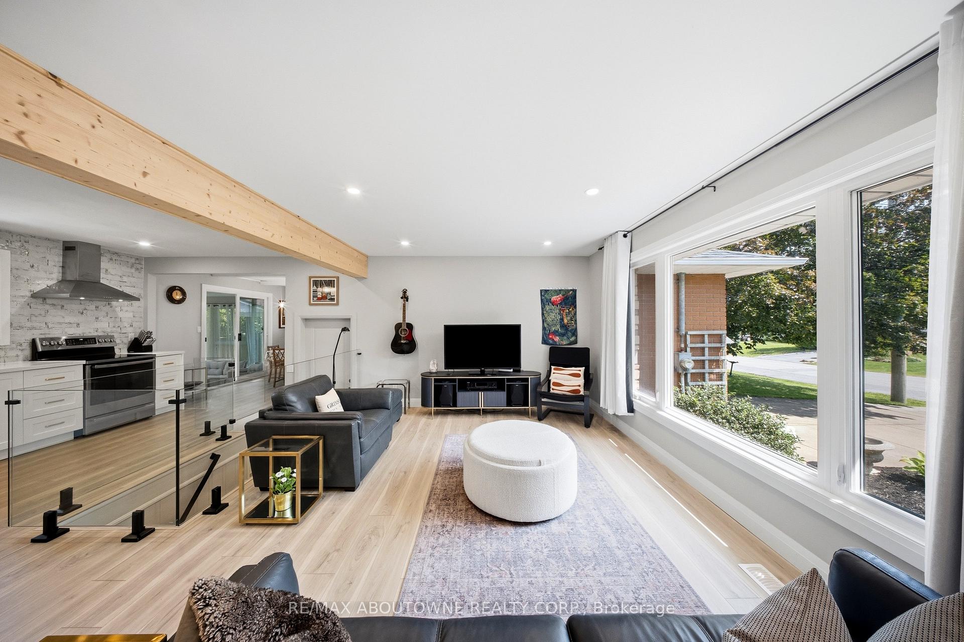 Photo 4 of 154 Lakeside Drive, Grimsby, Grimsby Beach — HOMEH