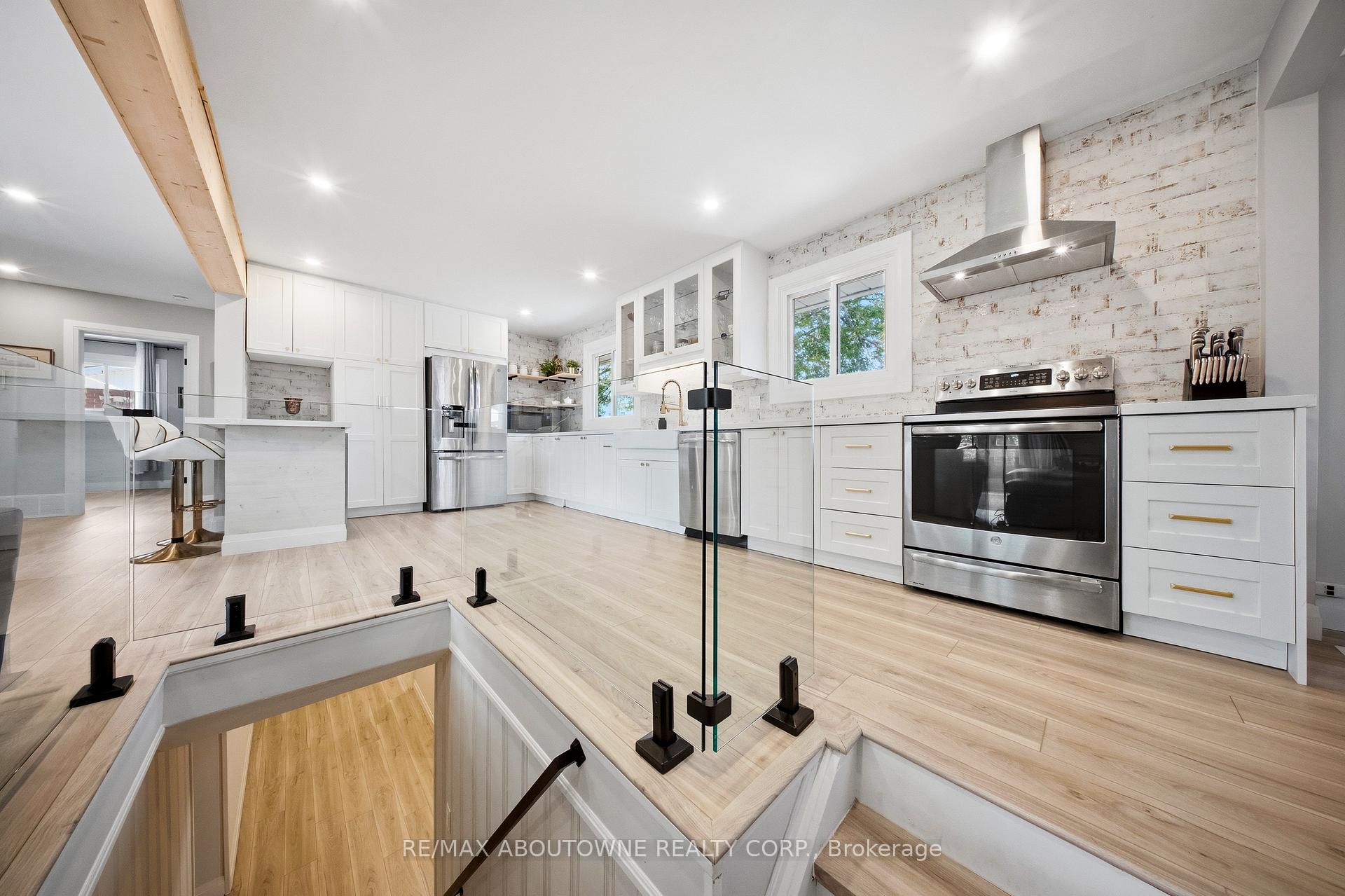 Photo 17 of 154 Lakeside Drive, Grimsby, Grimsby Beach — HOMEH
