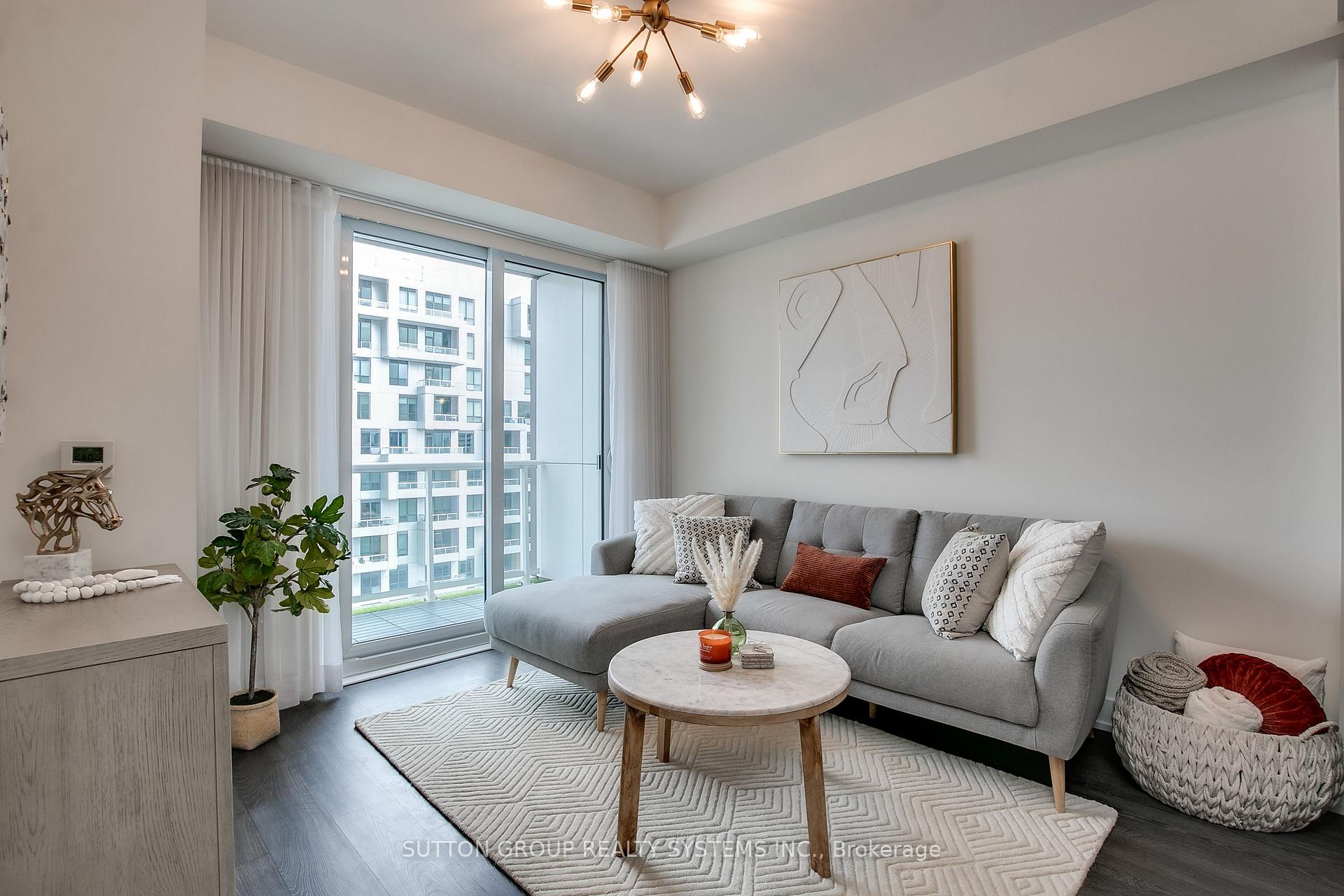 Photo of Unit 910, 80 Vanauley Street