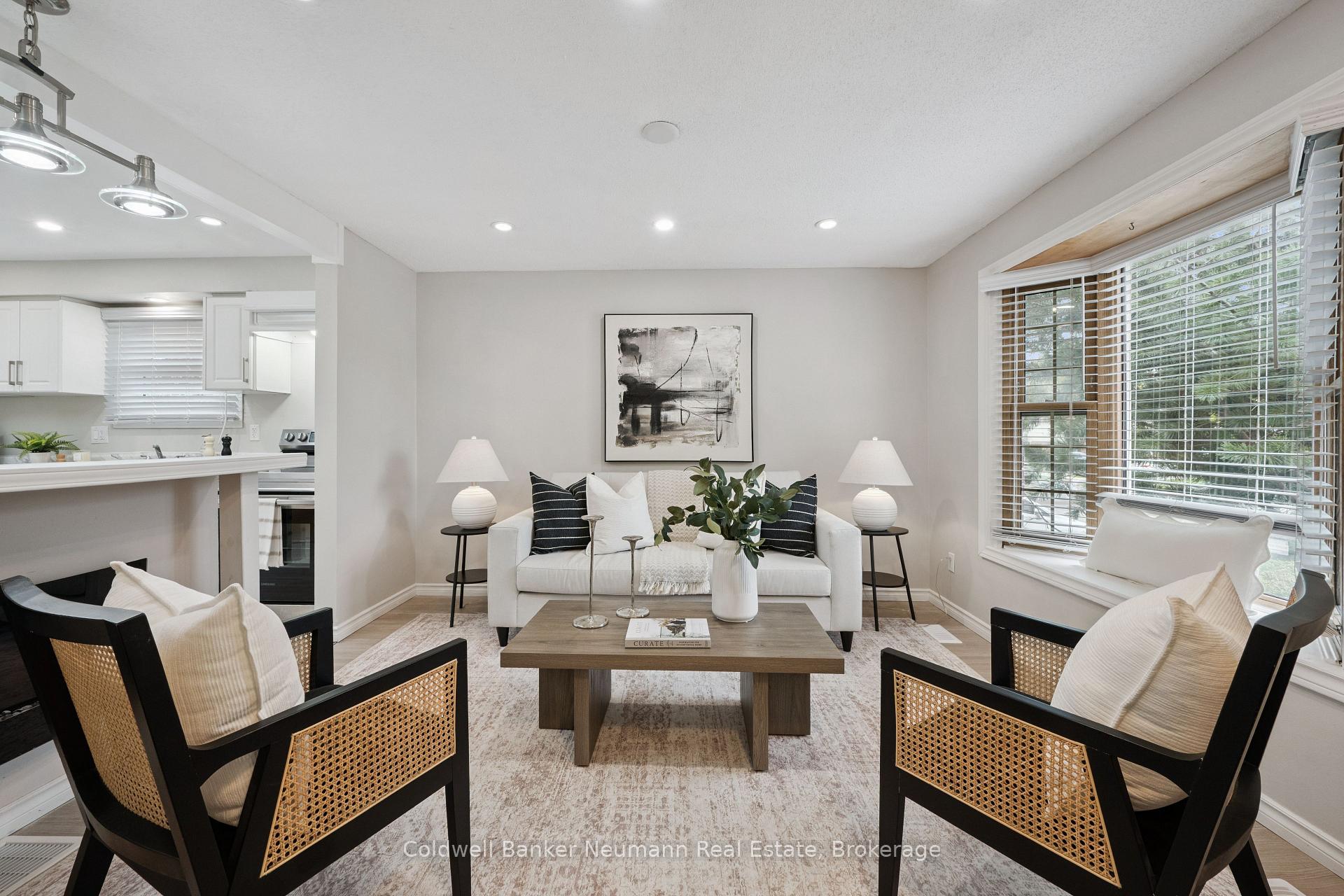 Photo 6 of 364 Imperial Road S, Guelph, Willow West/Sugarbush/West Acres — HOMEH