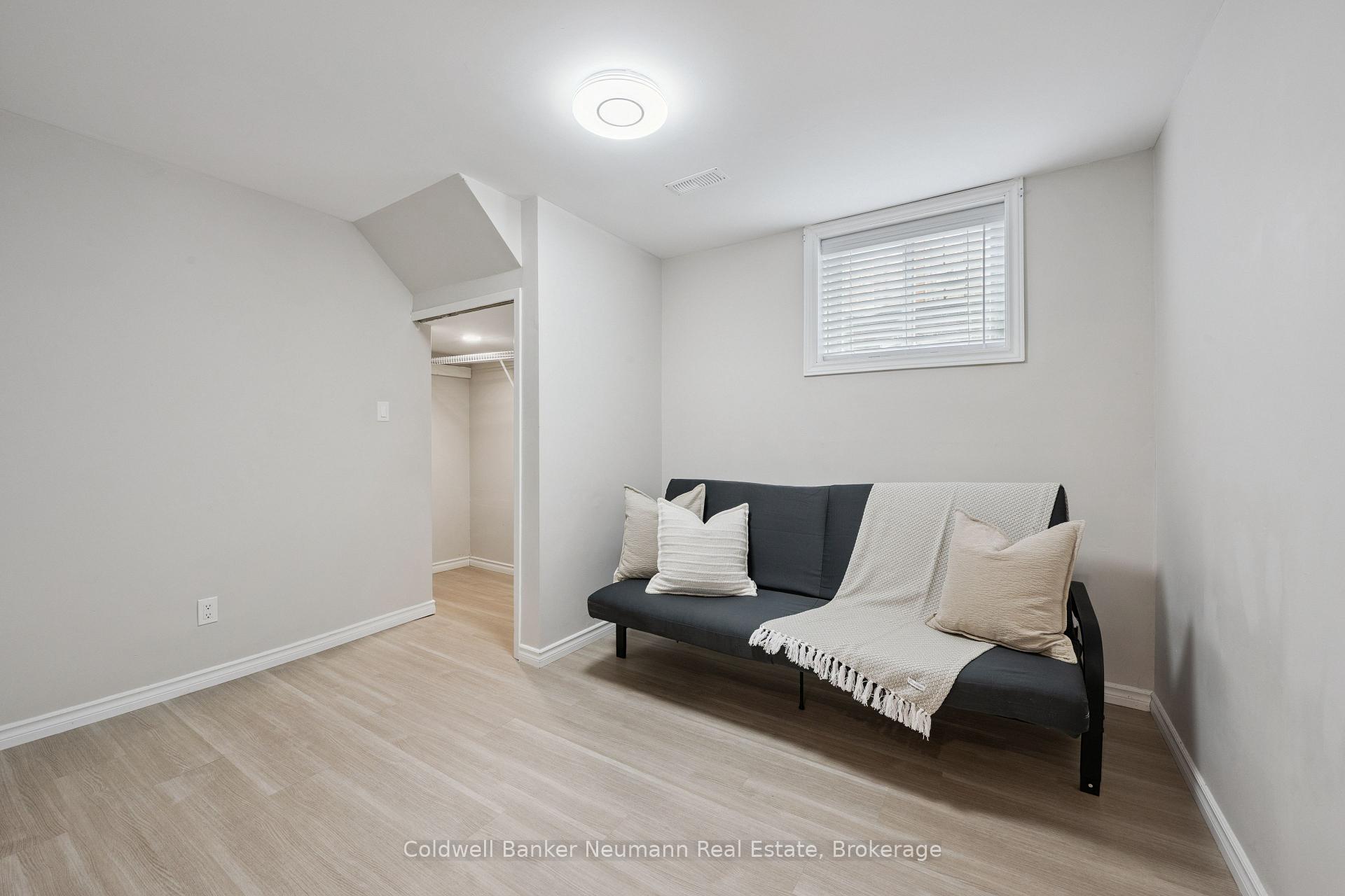 Photo 30 of 364 Imperial Road S, Guelph, Willow West/Sugarbush/West Acres — HOMEH