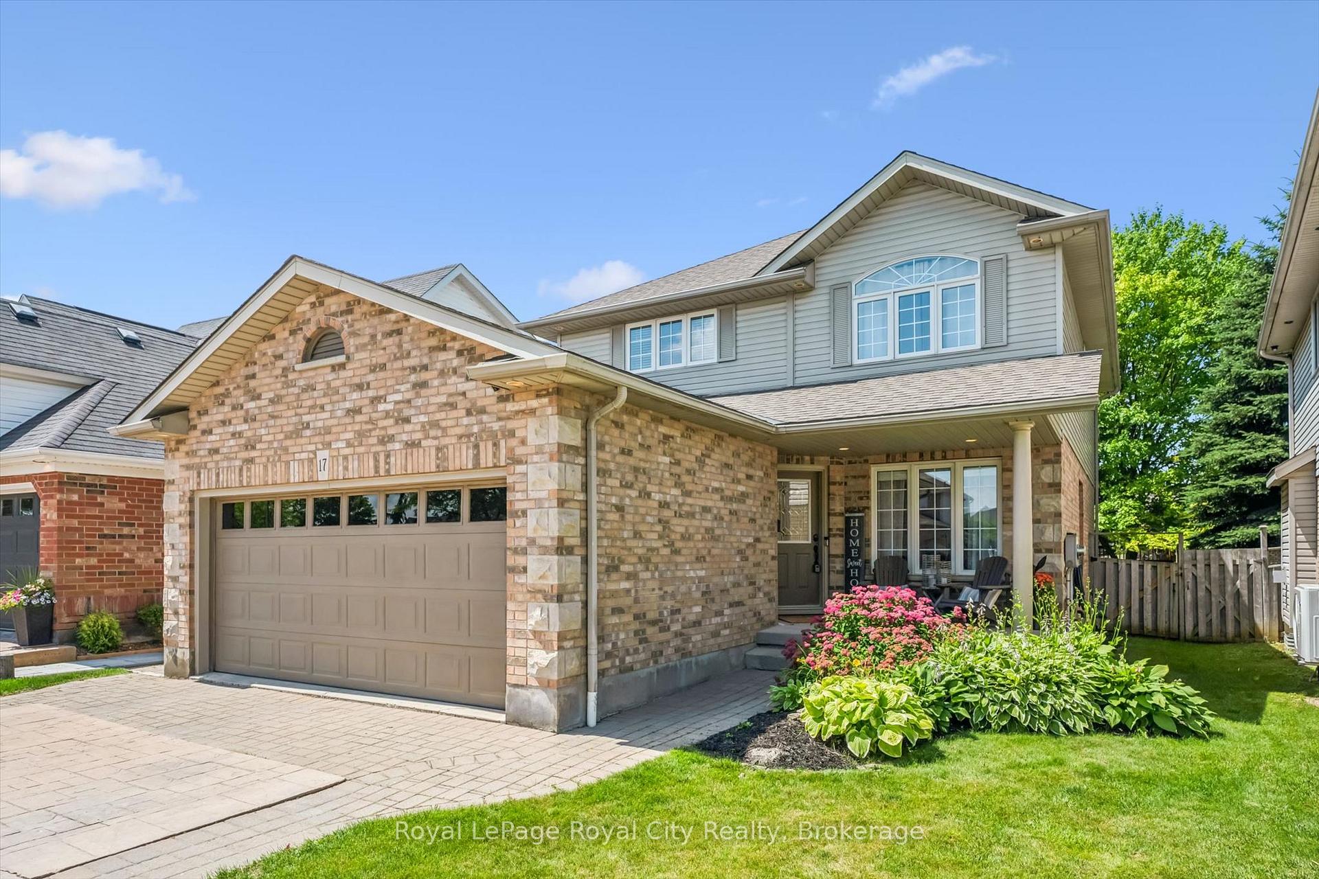 Photo 3 of 17 Carroll Crescent, Guelph, Clairfields/Hanlon Business Park — HOMEH
