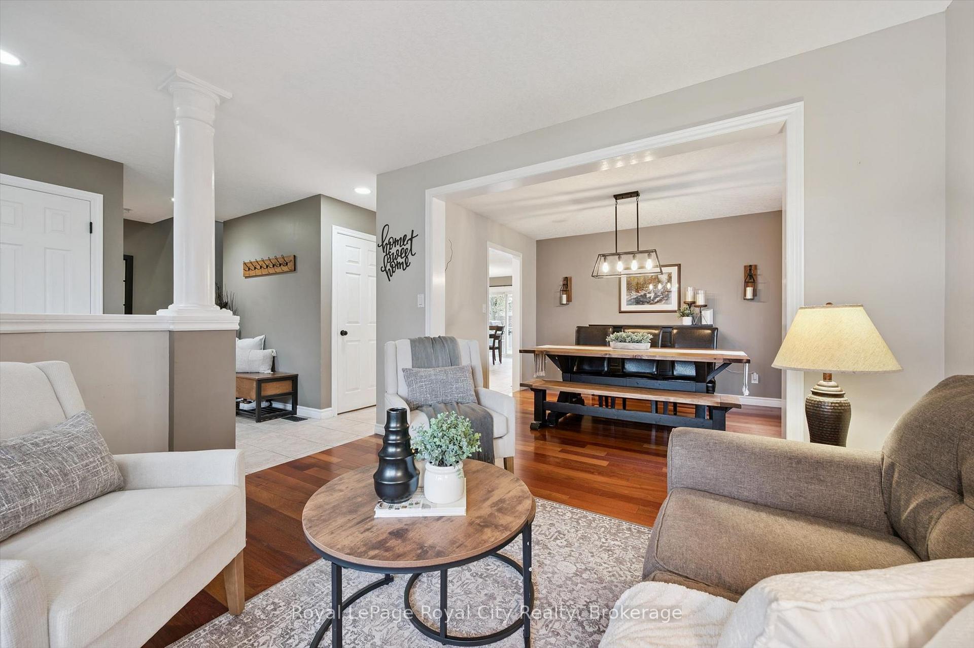 Photo 8 of 17 Carroll Crescent, Guelph, Clairfields/Hanlon Business Park — HOMEH