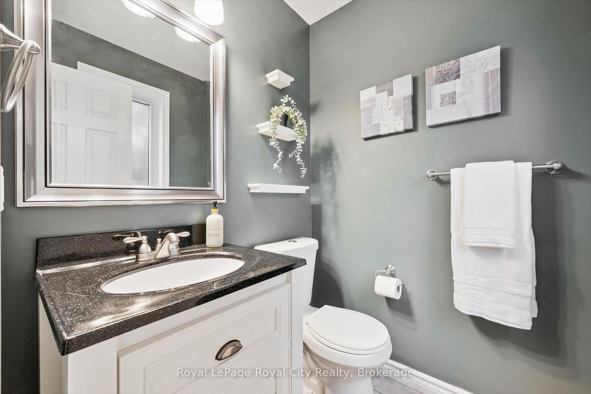 Photo 22 of 17 Carroll Crescent, Guelph, Clairfields/Hanlon Business Park — HOMEH