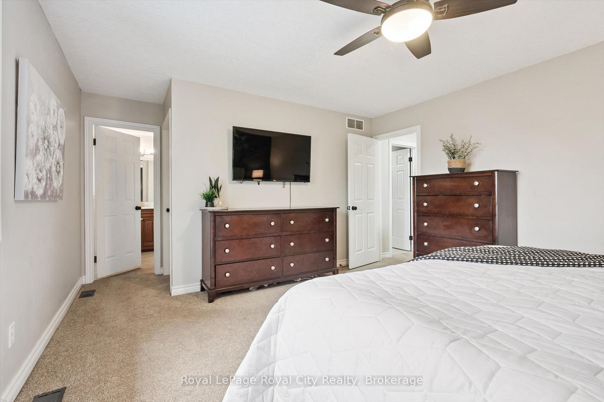 Photo 26 of 17 Carroll Crescent, Guelph, Clairfields/Hanlon Business Park — HOMEH