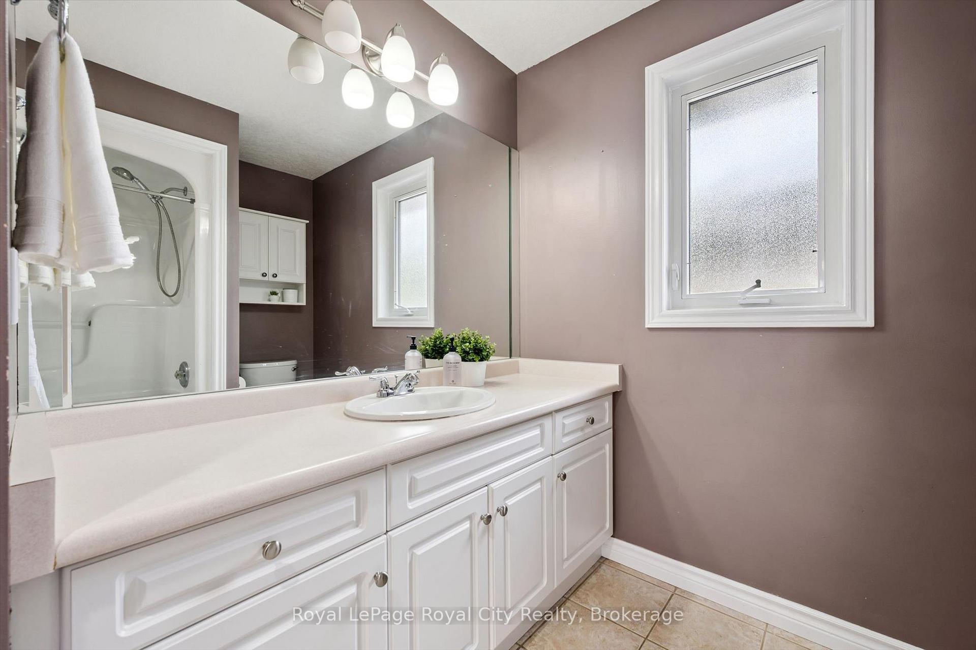 Photo 30 of 17 Carroll Crescent, Guelph, Clairfields/Hanlon Business Park — HOMEH