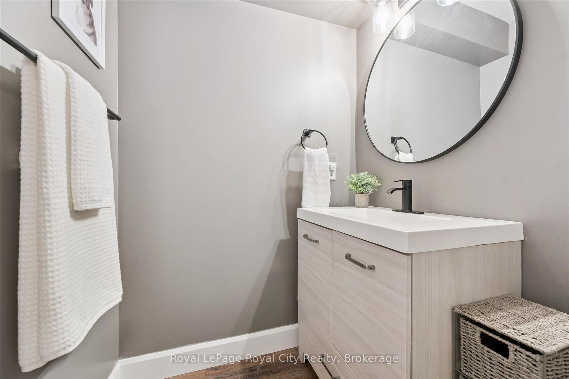 Photo 36 of 17 Carroll Crescent, Guelph, Clairfields/Hanlon Business Park — HOMEH