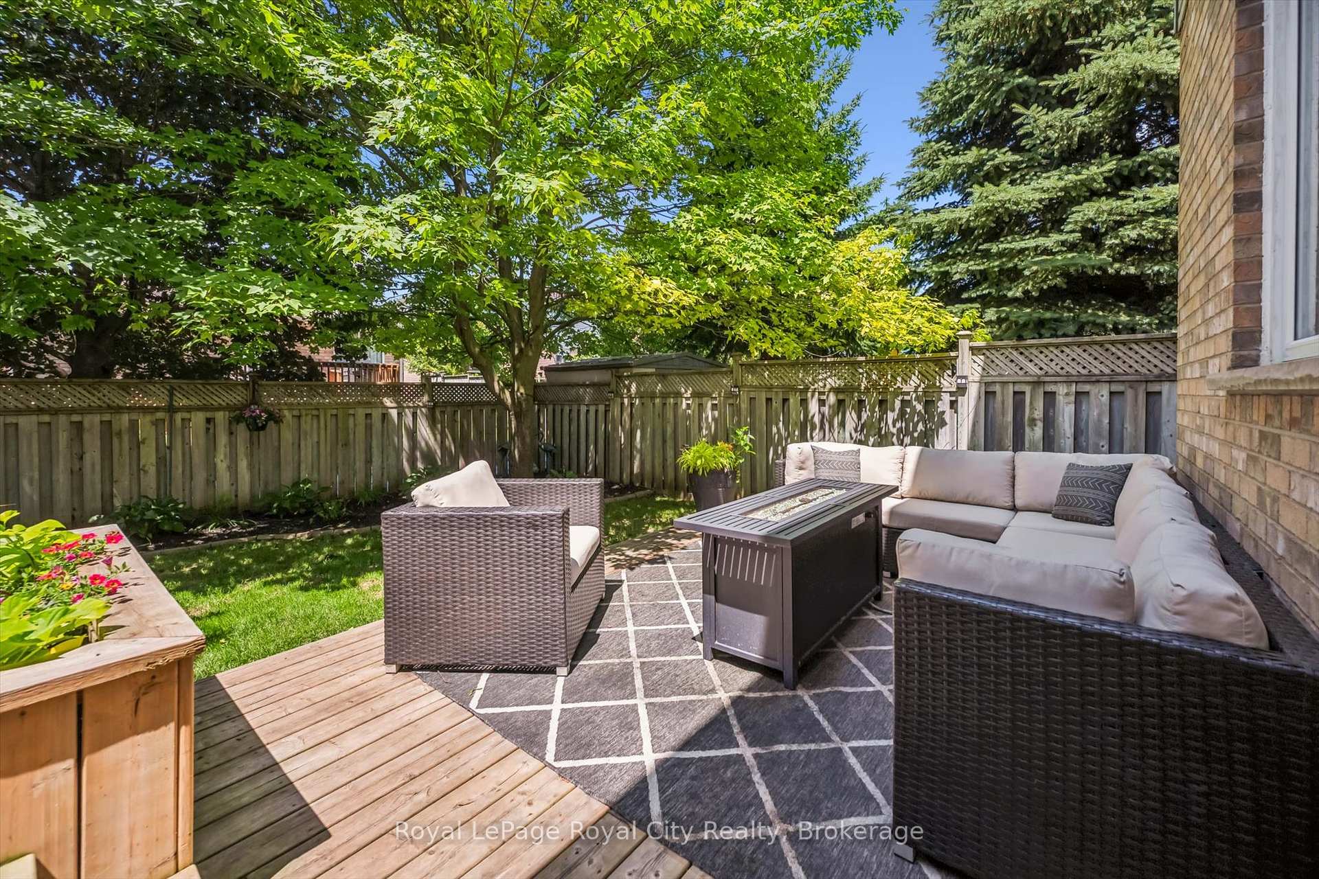 Photo 40 of 17 Carroll Crescent, Guelph, Clairfields/Hanlon Business Park — HOMEH