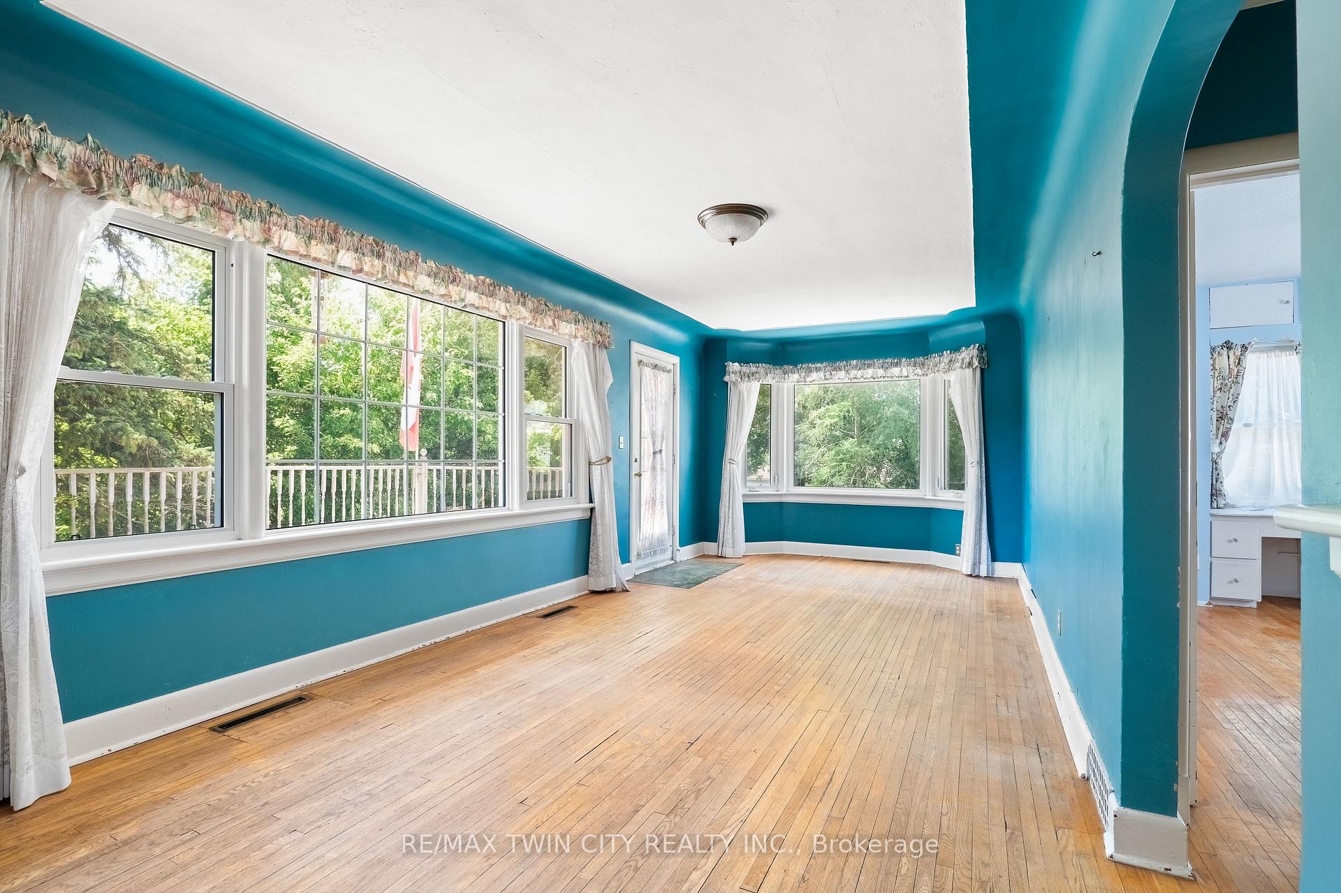 Photo 4 of 273 Thaler Avenue, Kitchener, Chicopee/Freeport — HOMEH