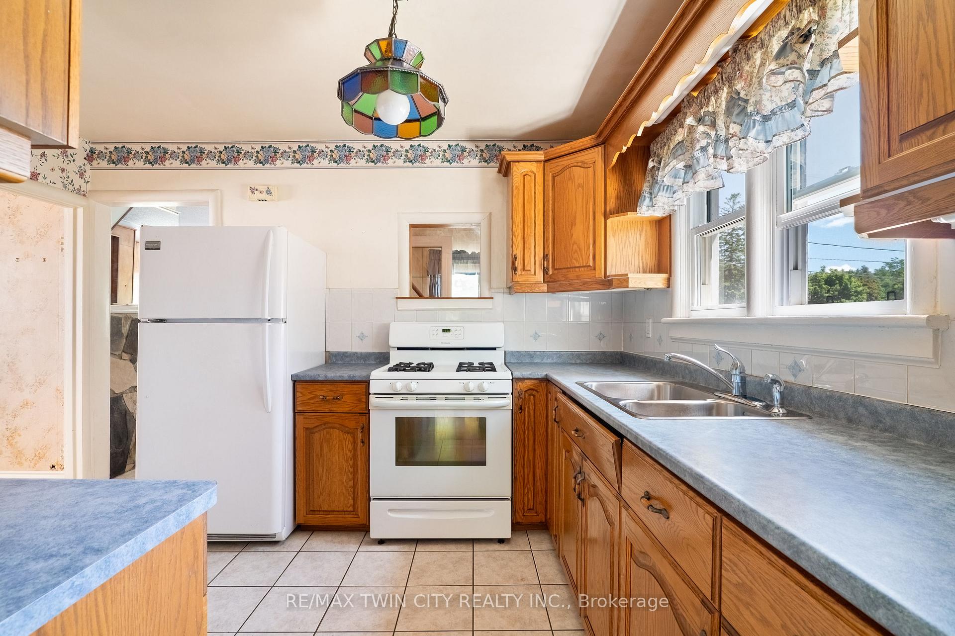 Photo 6 of 273 Thaler Avenue, Kitchener, Chicopee/Freeport — HOMEH
