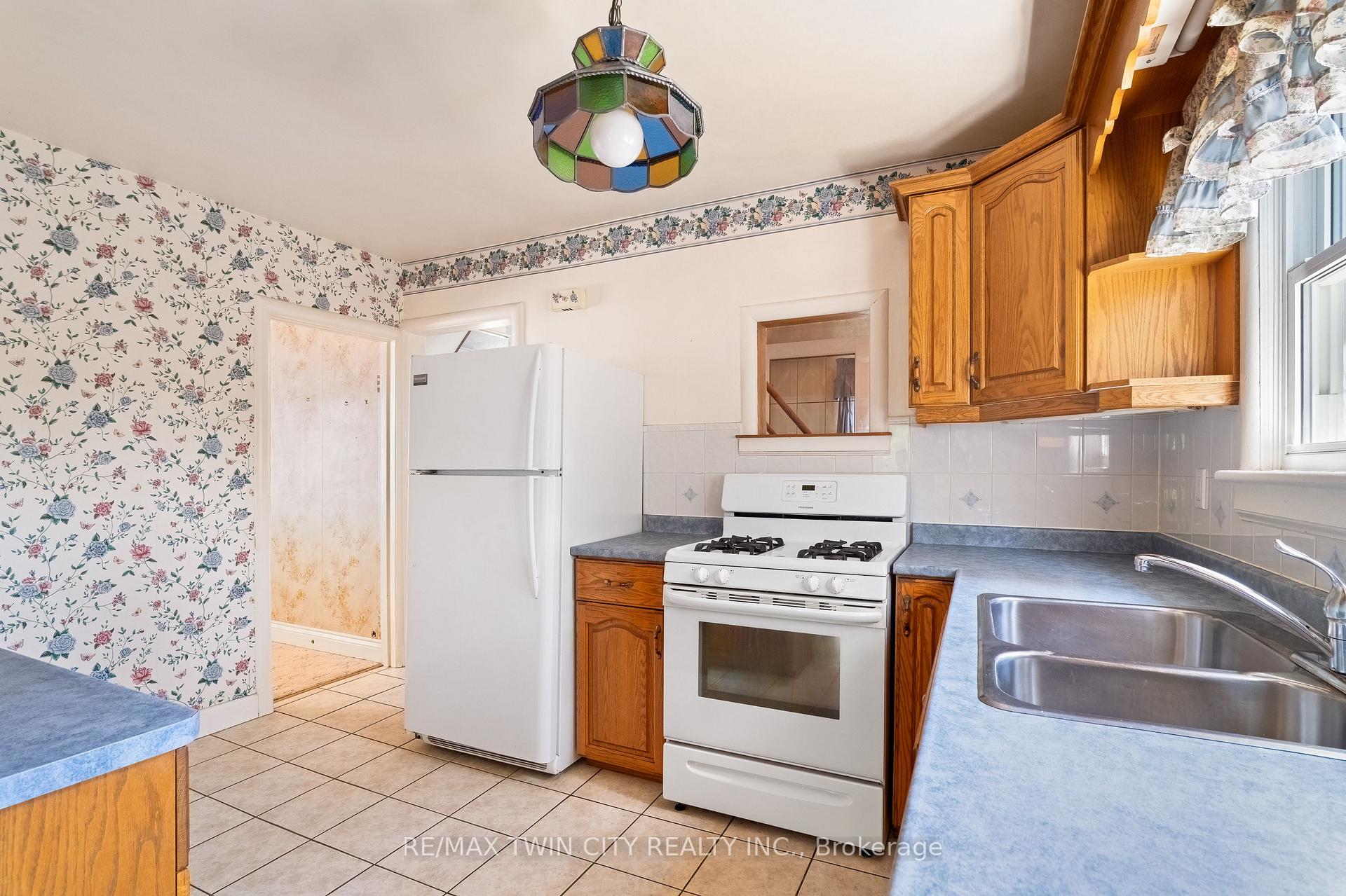 Photo 9 of 273 Thaler Avenue, Kitchener, Chicopee/Freeport — HOMEH