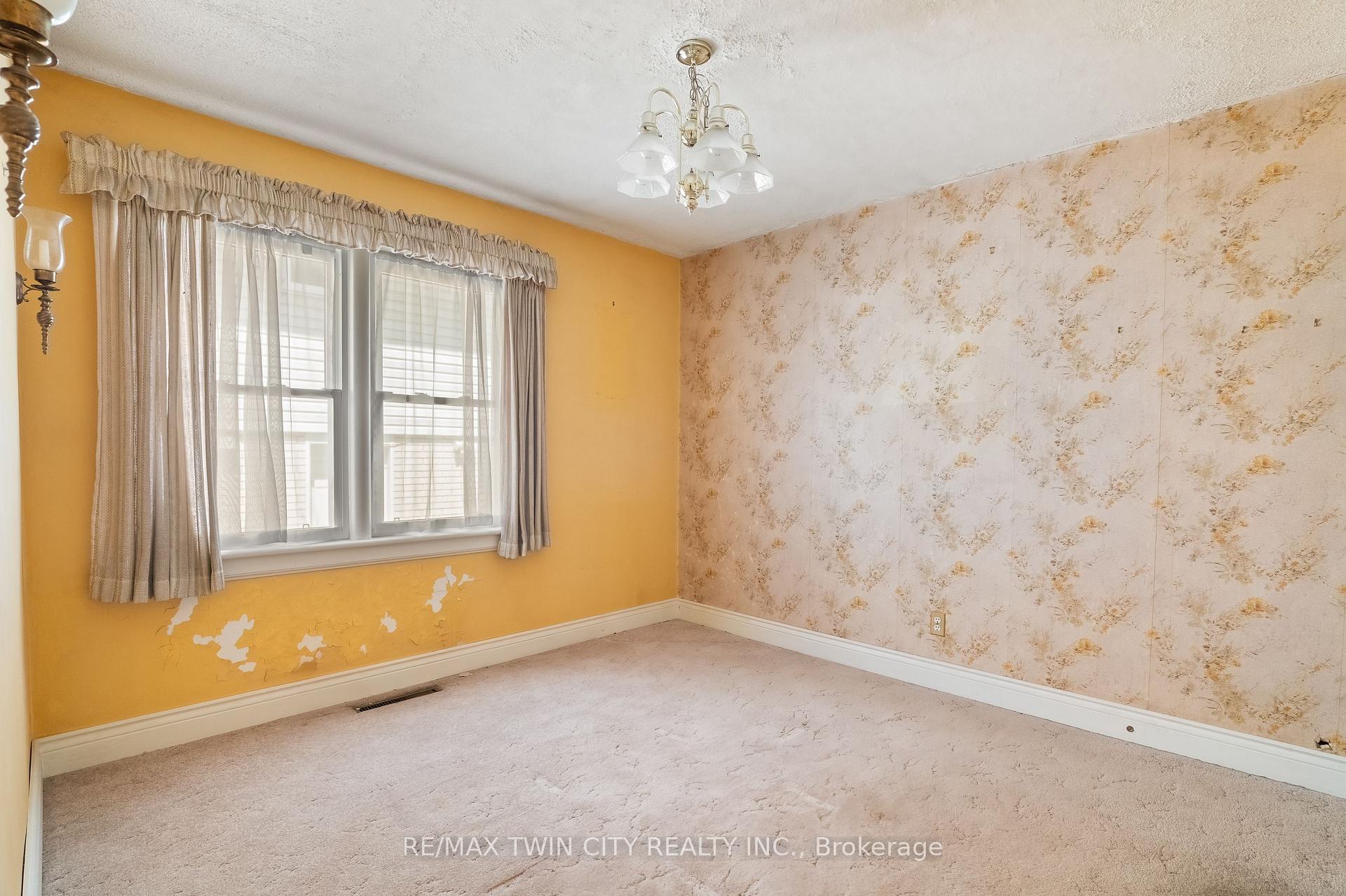 Photo 12 of 273 Thaler Avenue, Kitchener, Chicopee/Freeport — HOMEH