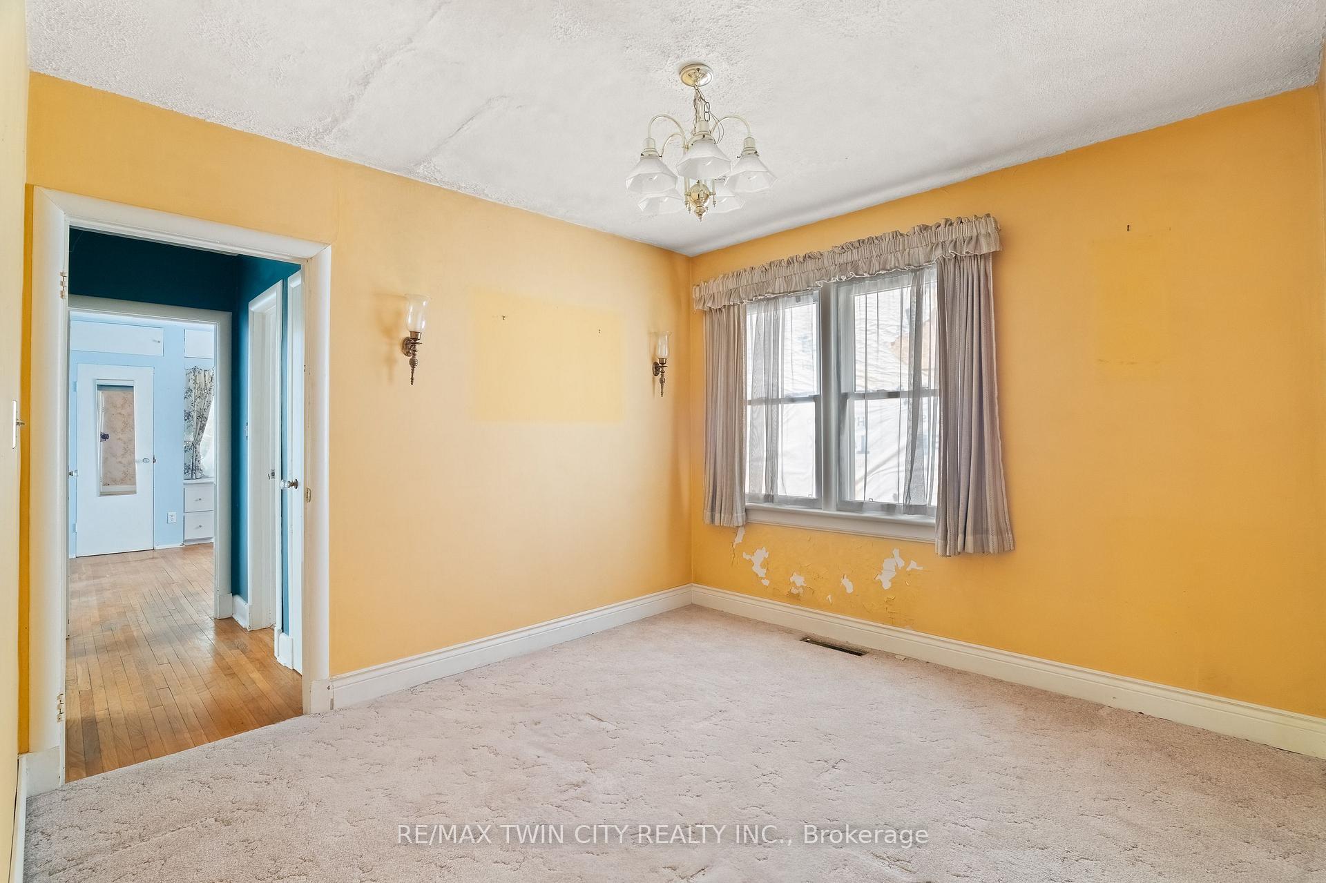 Photo 13 of 273 Thaler Avenue, Kitchener, Chicopee/Freeport — HOMEH