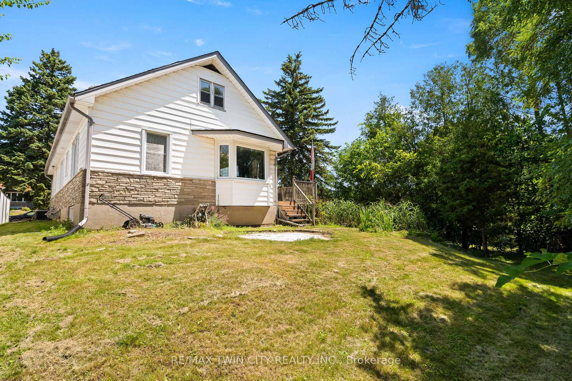 Photo 29 of 273 Thaler Avenue, Kitchener, Chicopee/Freeport — HOMEH