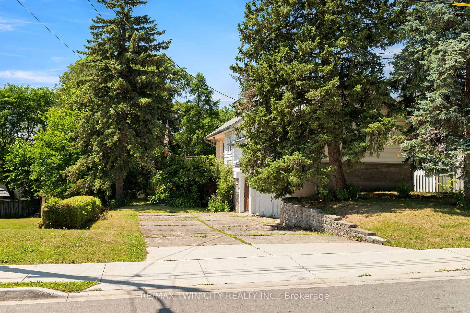 Photo 32 of 273 Thaler Avenue, Kitchener, Chicopee/Freeport — HOMEH