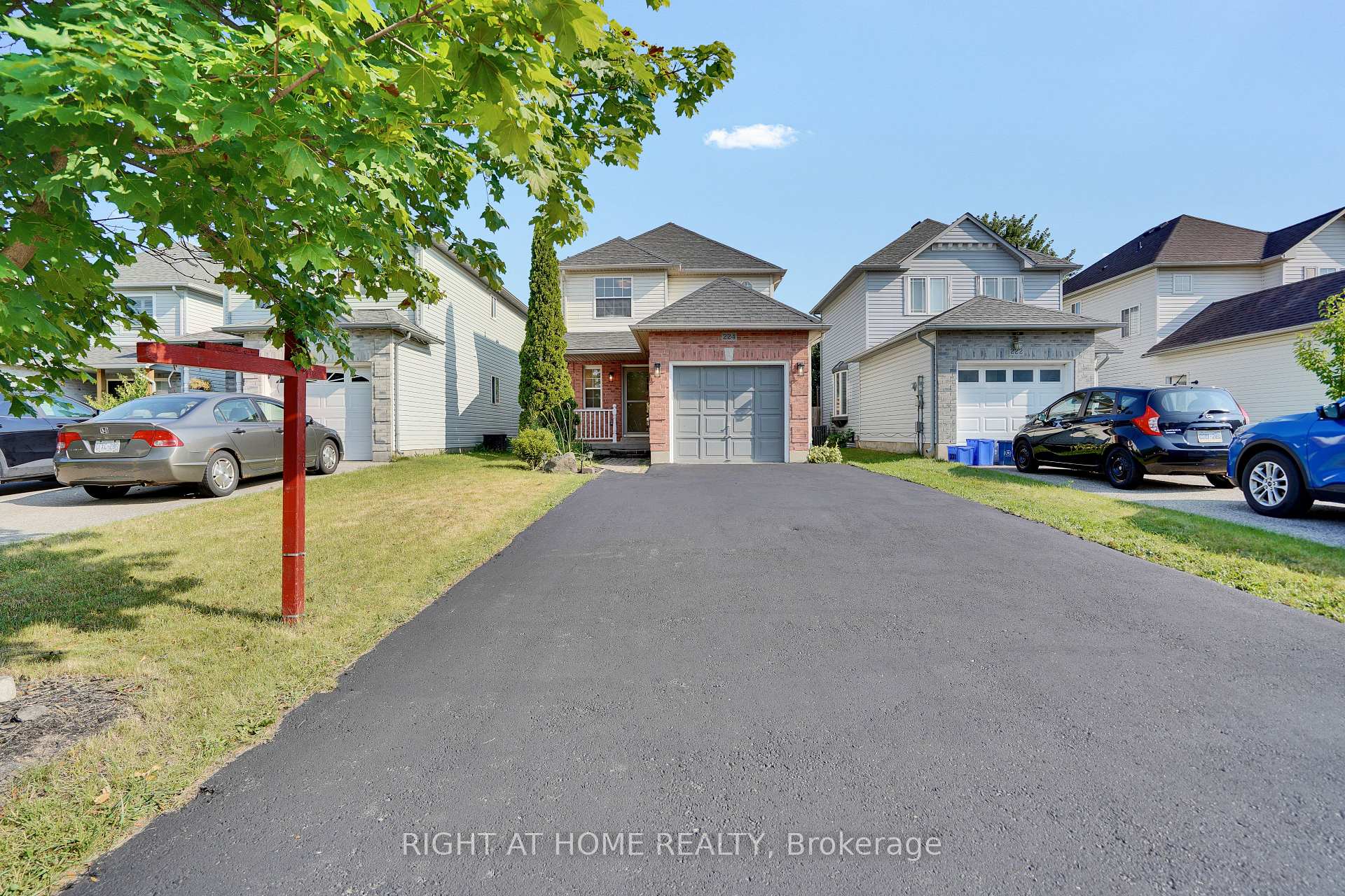 Photo 4 of 224 Hilltop Drive, North Dumfries, Ayr — HOMEH