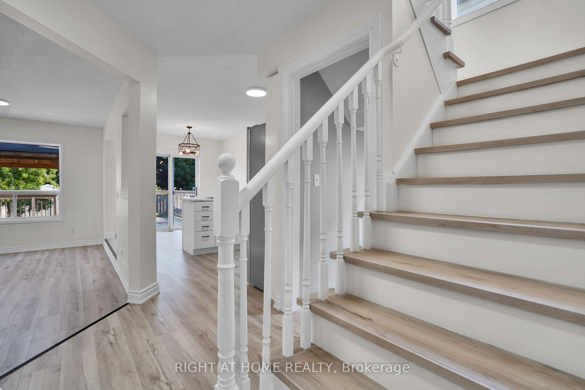 Photo 10 of 224 Hilltop Drive, North Dumfries, Ayr — HOMEH