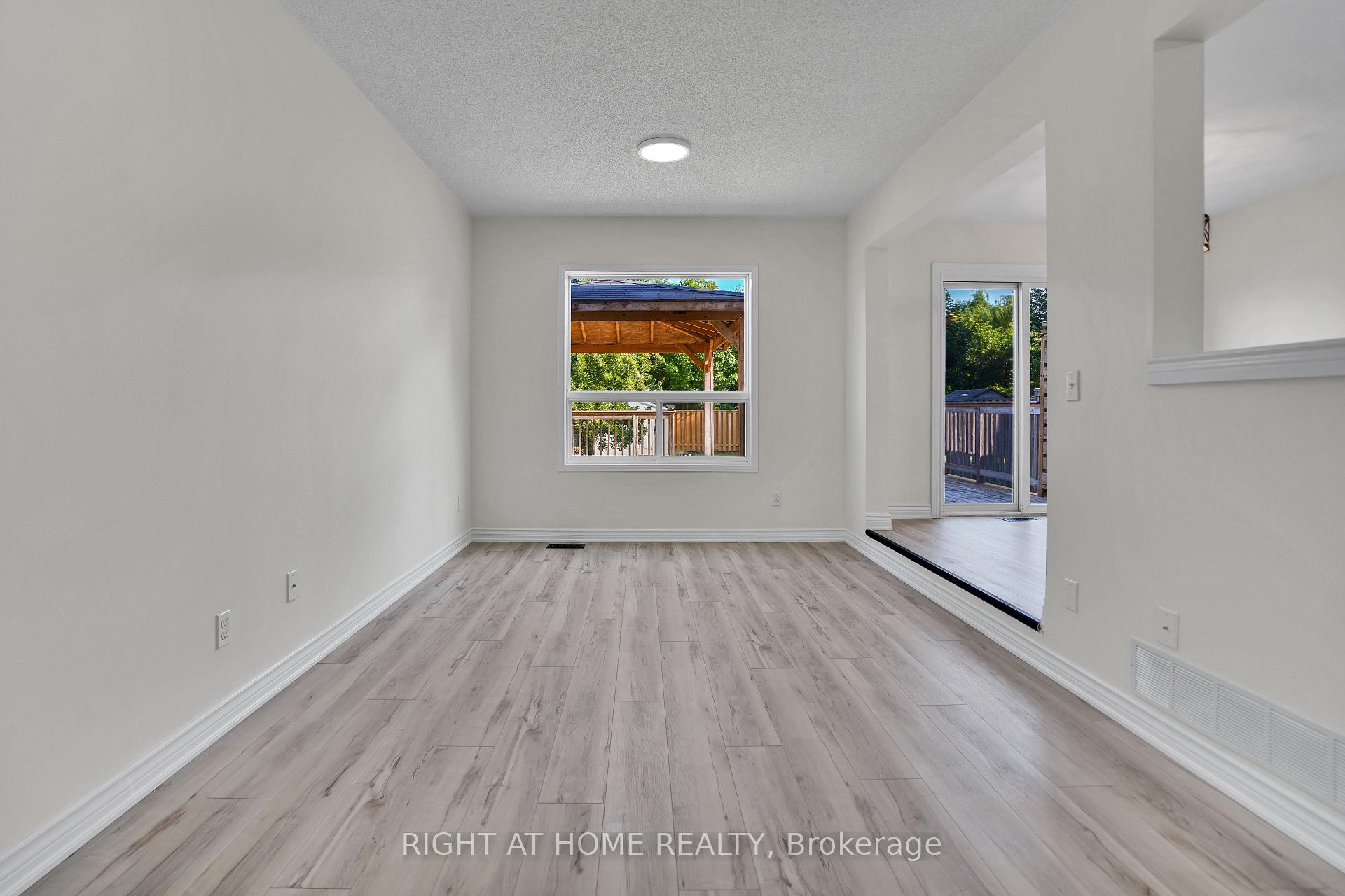 Photo 13 of 224 Hilltop Drive, North Dumfries, Ayr — HOMEH